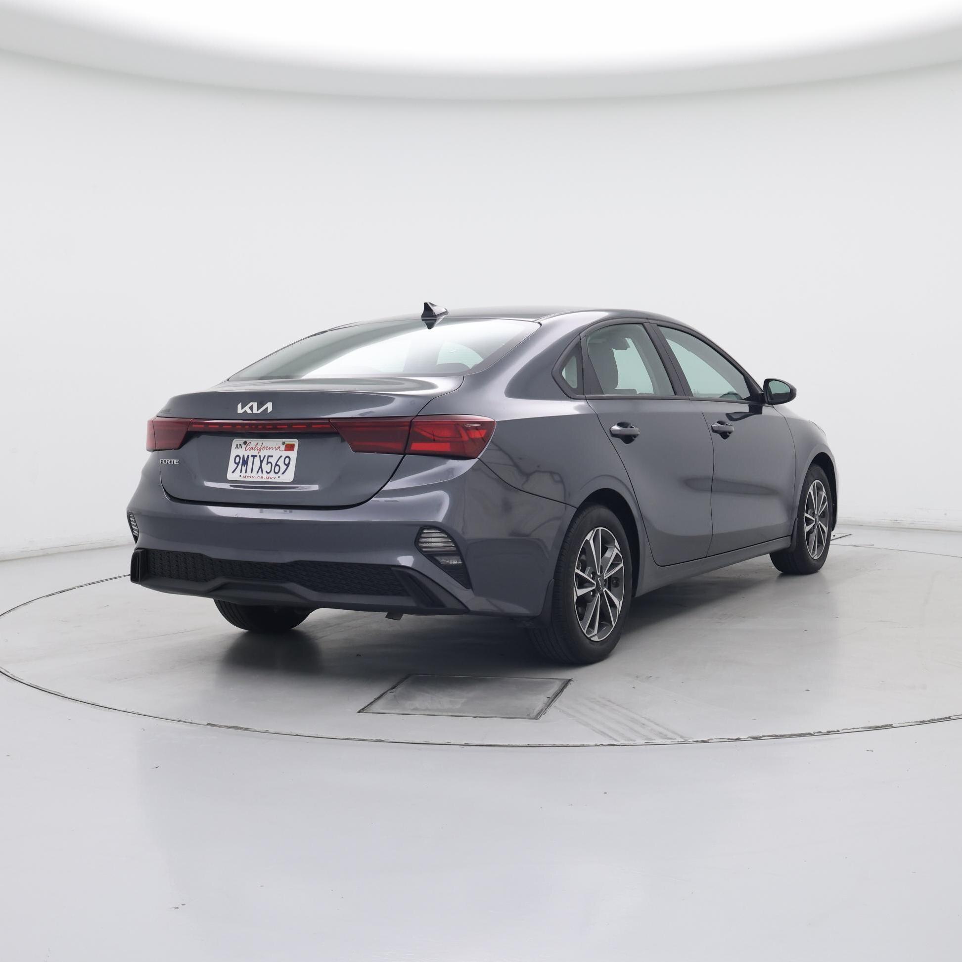 Thumbnail: 2024 Kia Forte - 8
