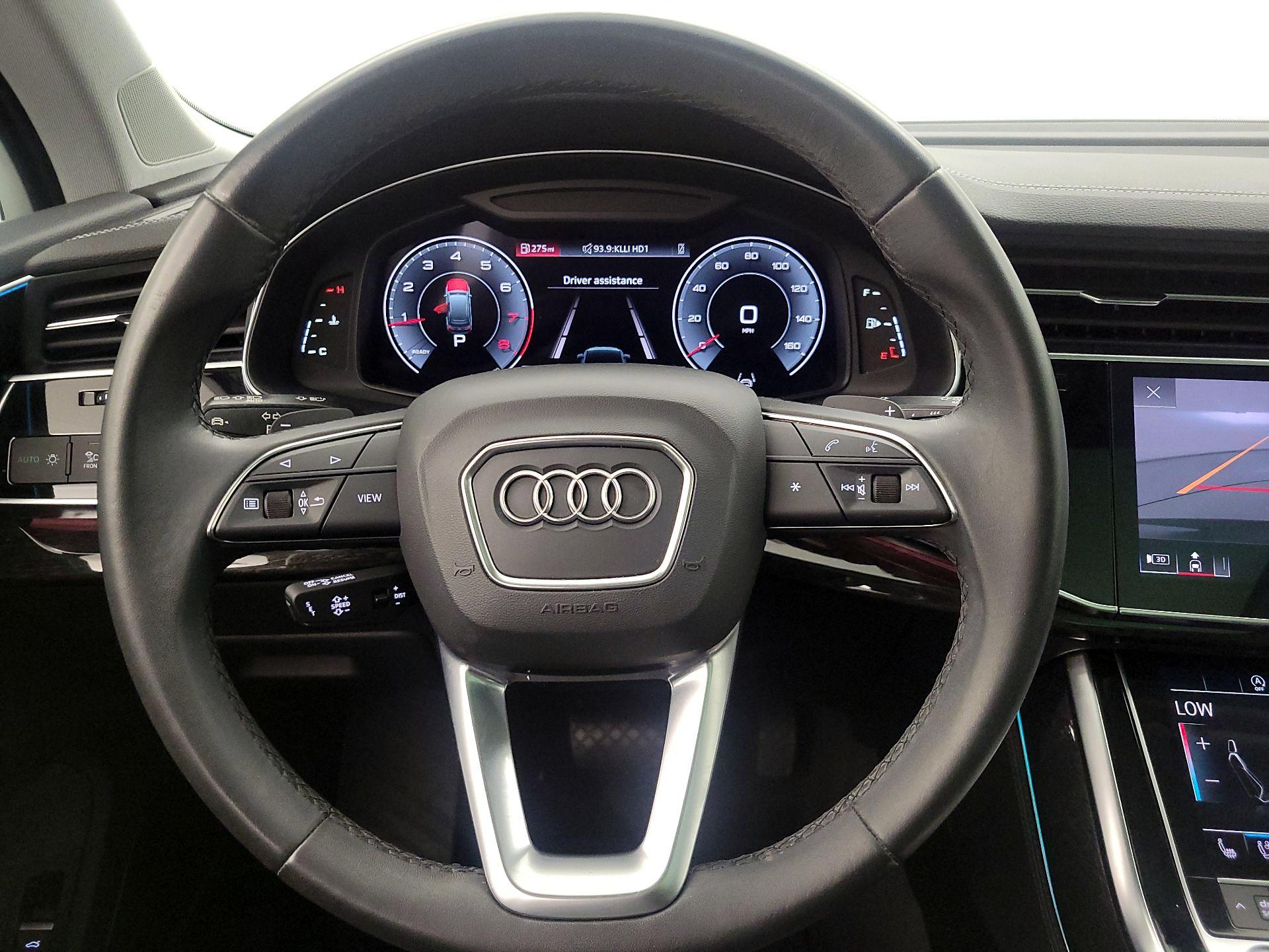 Thumbnail: 2023 Audi Q7 - 10