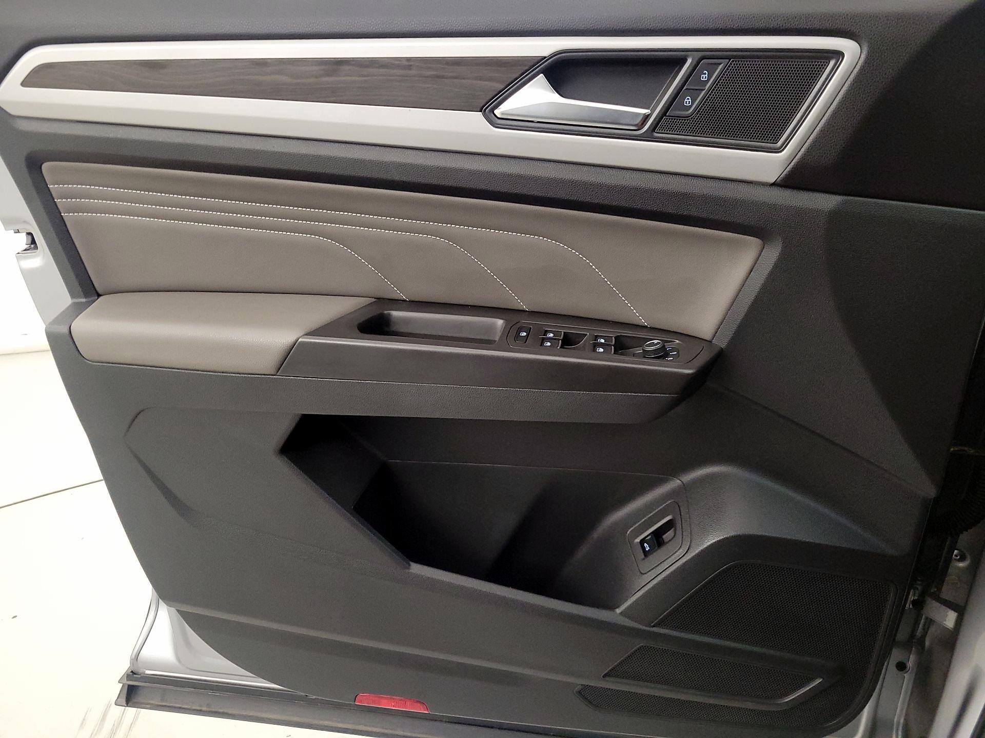 Thumbnail: 2023 Volkswagen Atlas - 12