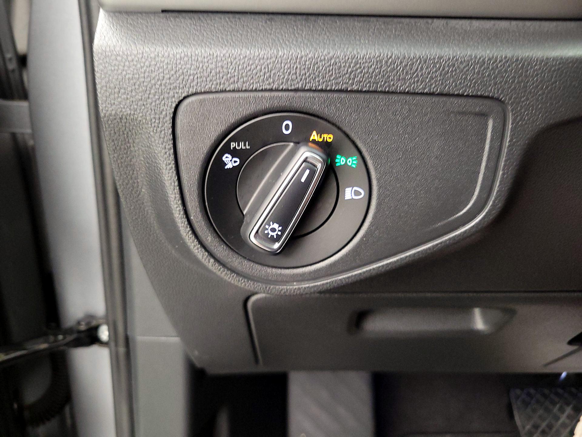 Thumbnail: 2023 Volkswagen Atlas - 13