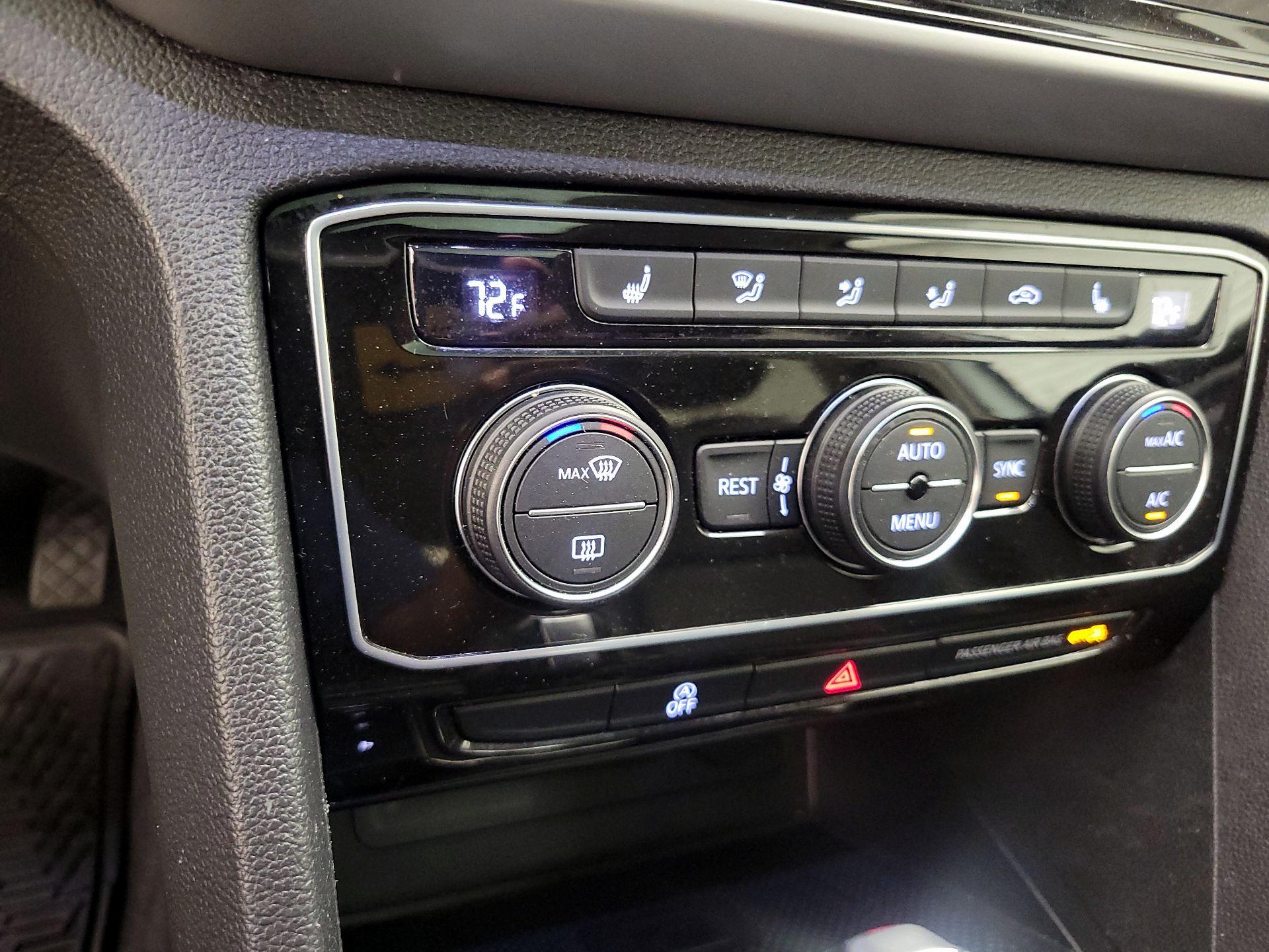 Thumbnail: 2023 Volkswagen Atlas - 16