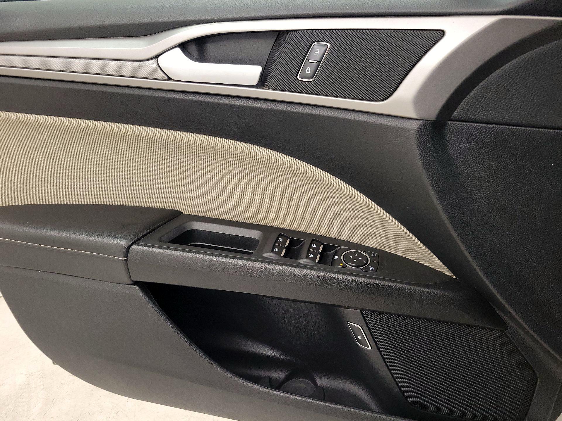 Thumbnail: 2018 Ford Fusion - 12