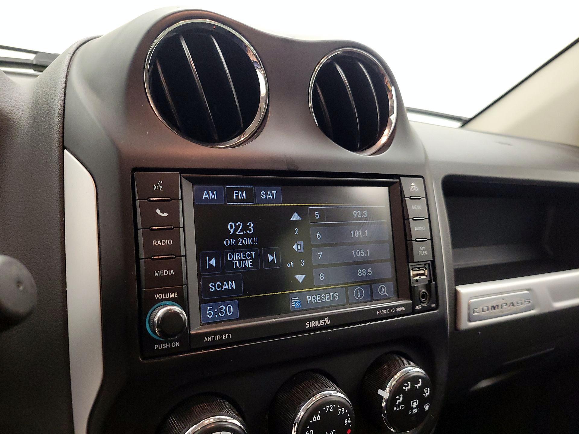 Thumbnail: 2016 Jeep Compass - 13