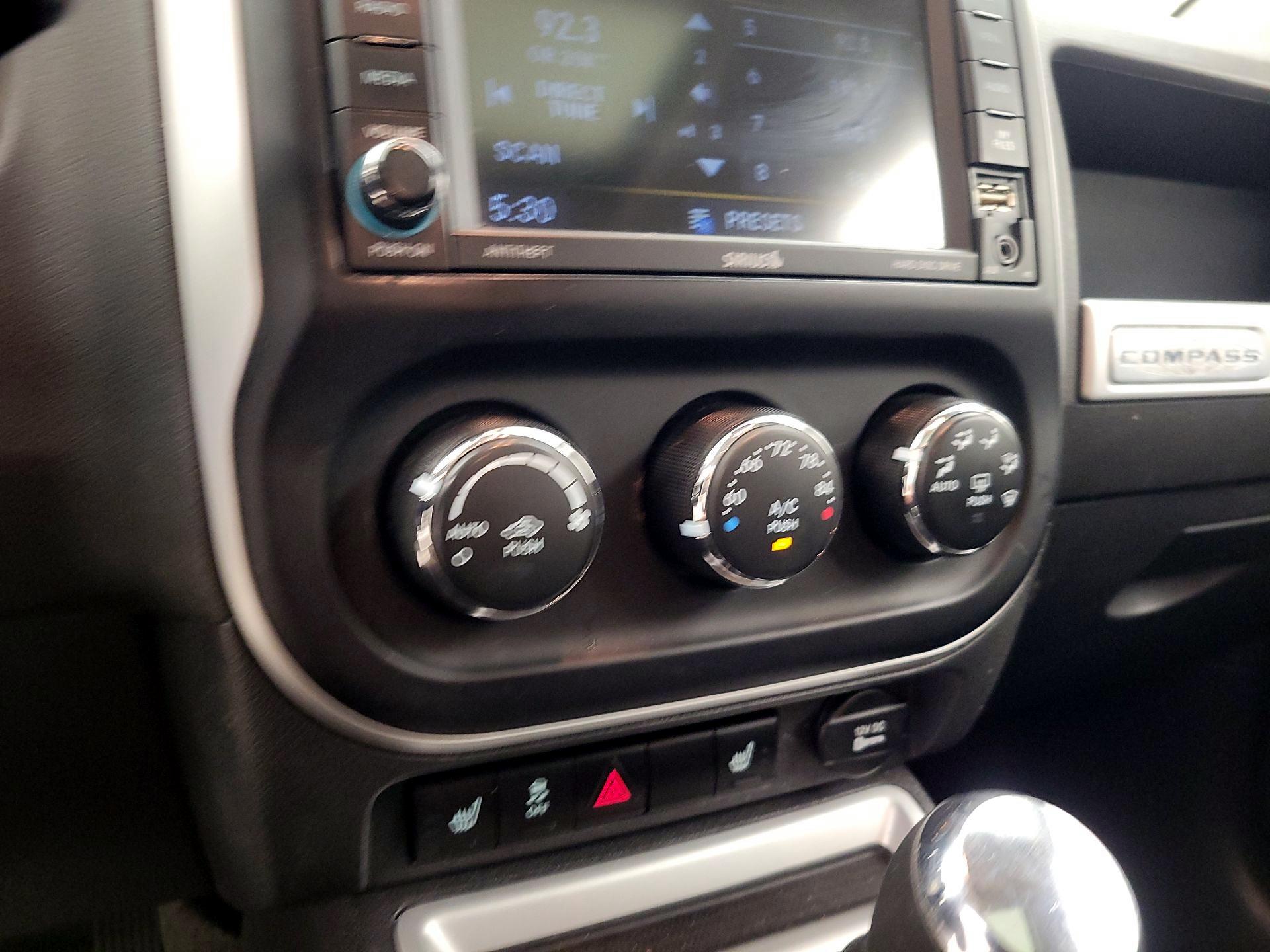 Thumbnail: 2016 Jeep Compass - 14