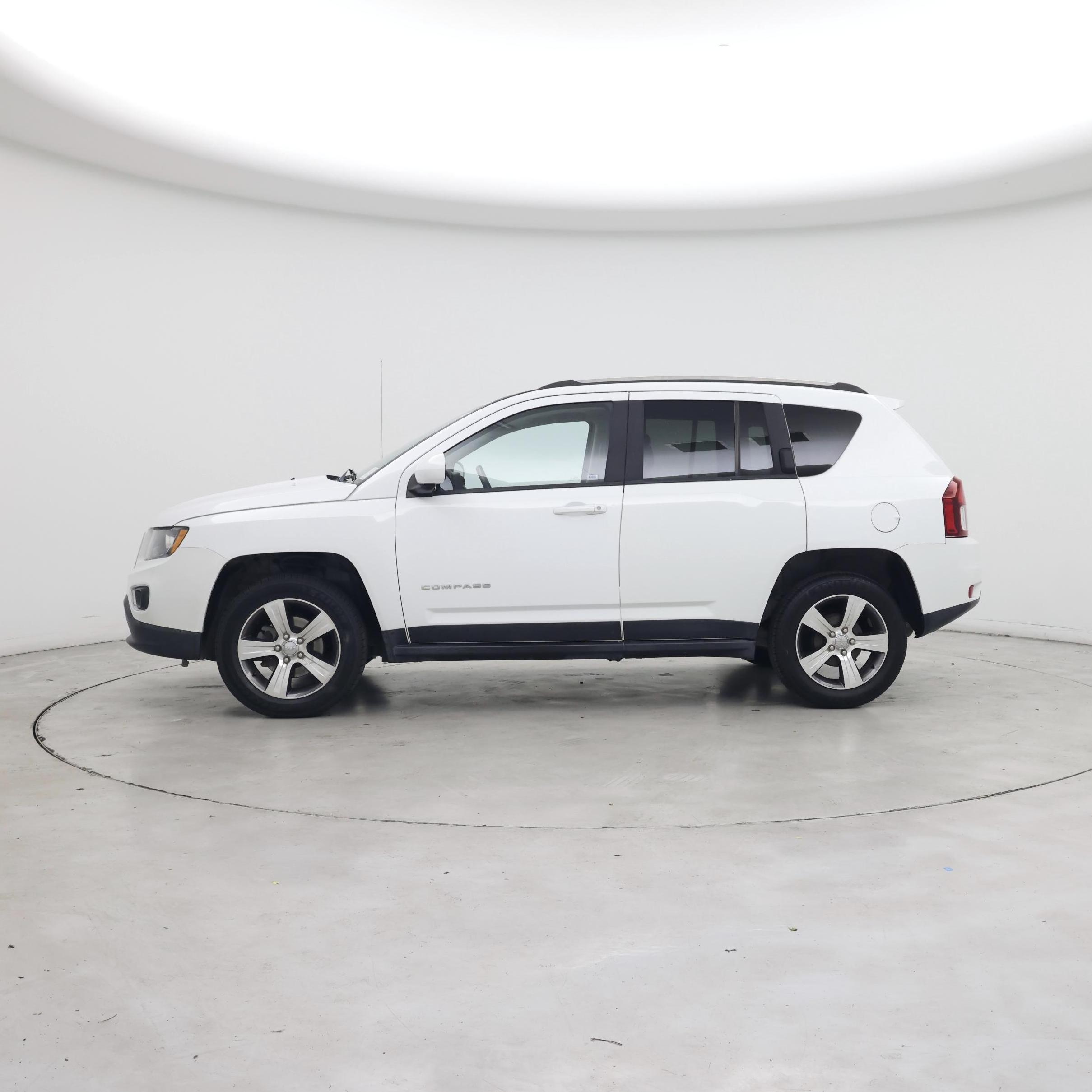 Thumbnail: 2016 Jeep Compass - 3