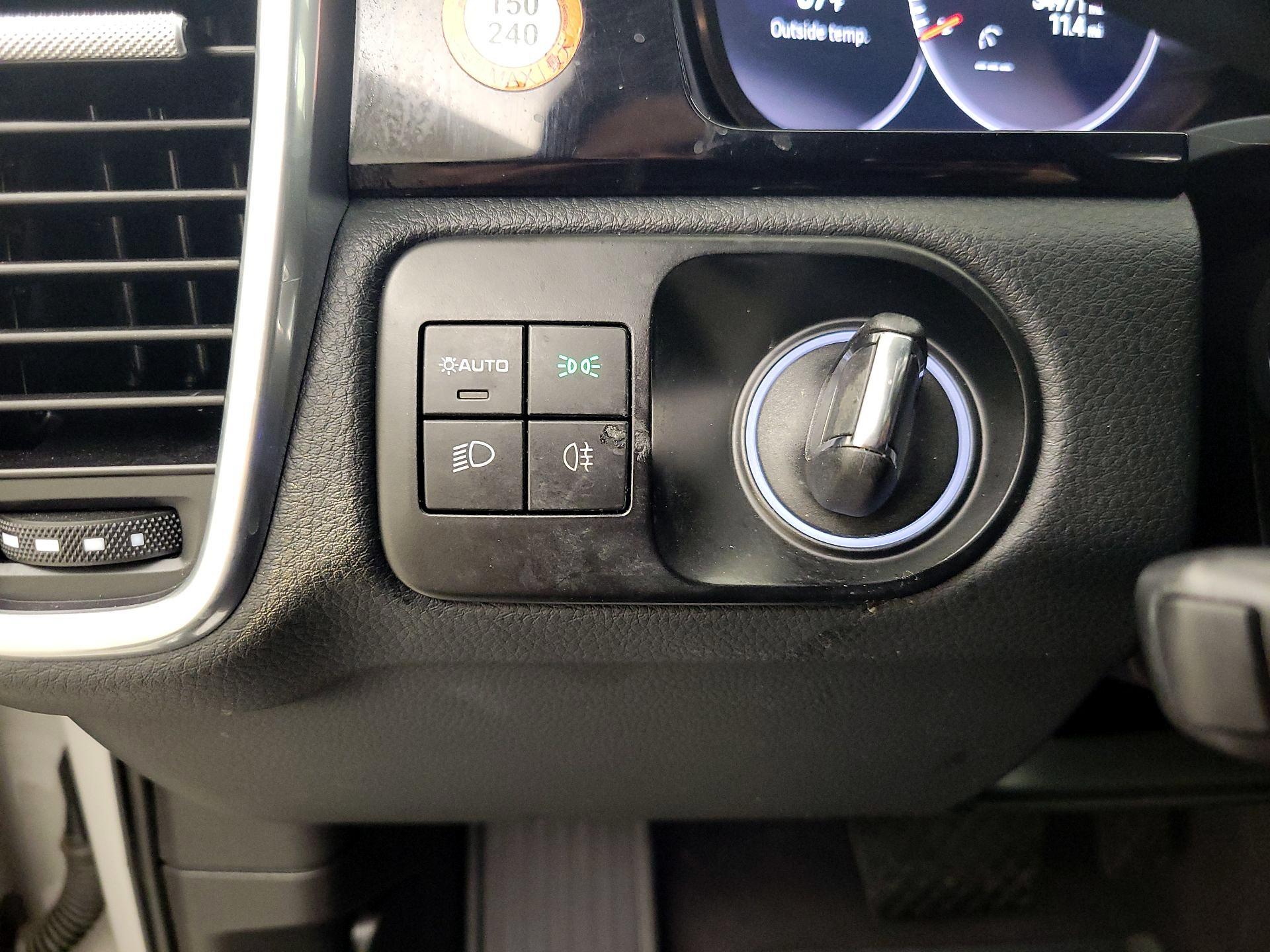 Thumbnail: 2022 Porsche Cayenne - 13