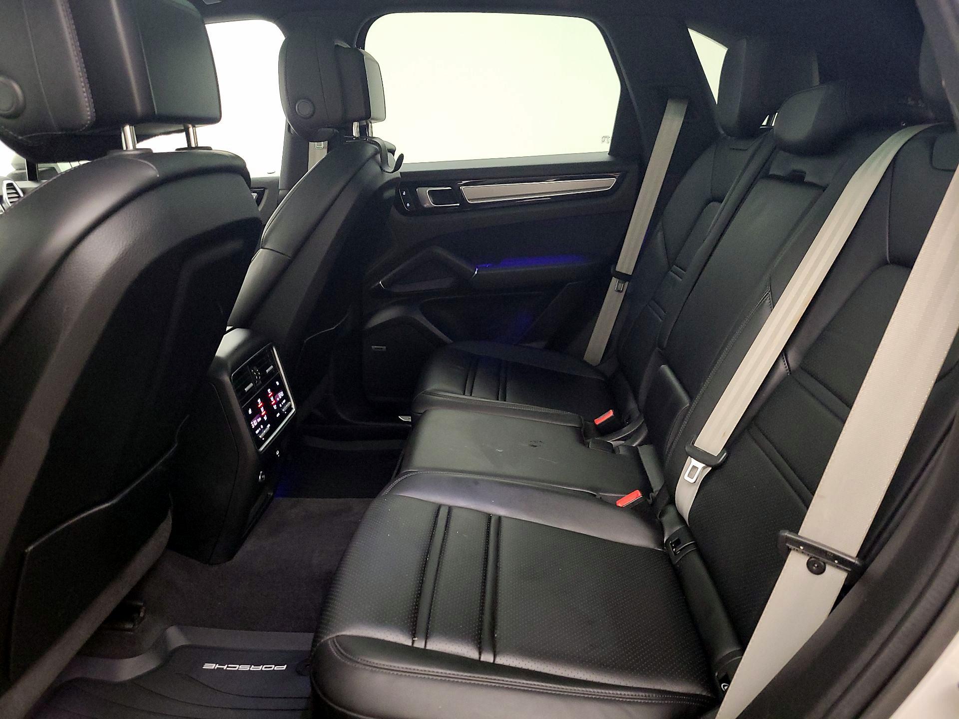 Thumbnail: 2022 Porsche Cayenne - 20