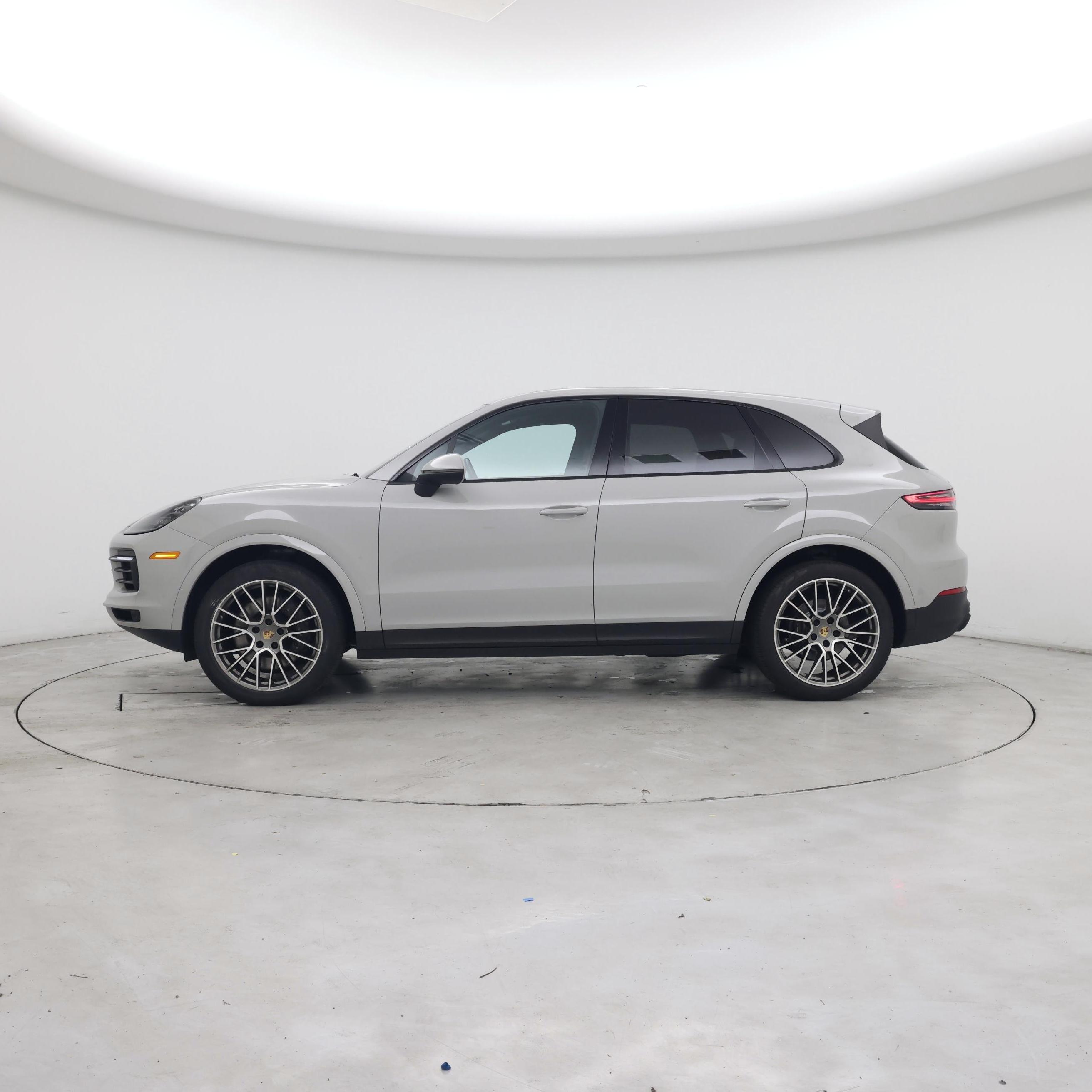 Thumbnail: 2022 Porsche Cayenne - 3