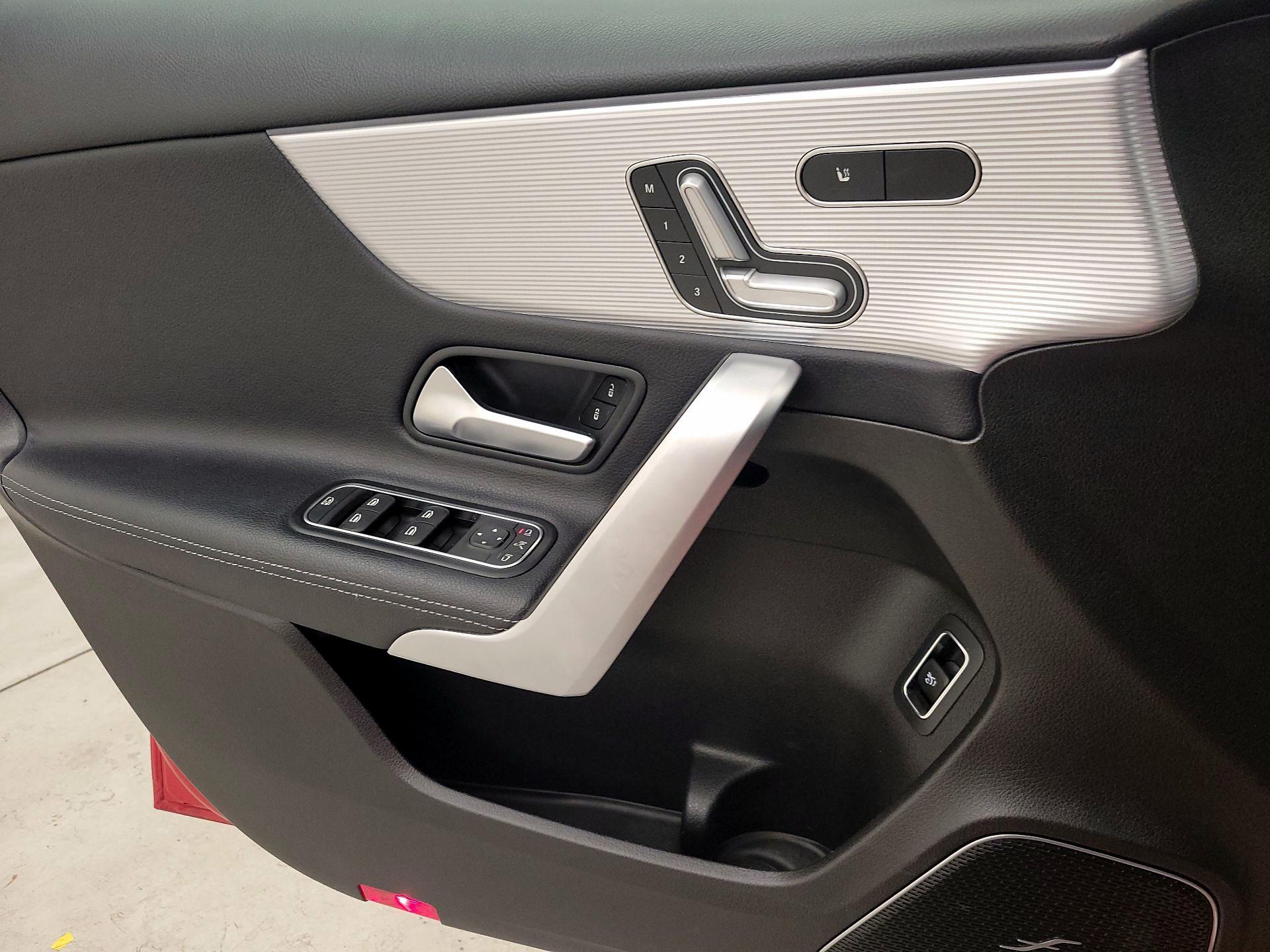 Thumbnail: 2020 Mercedes-Benz A-Class - 12