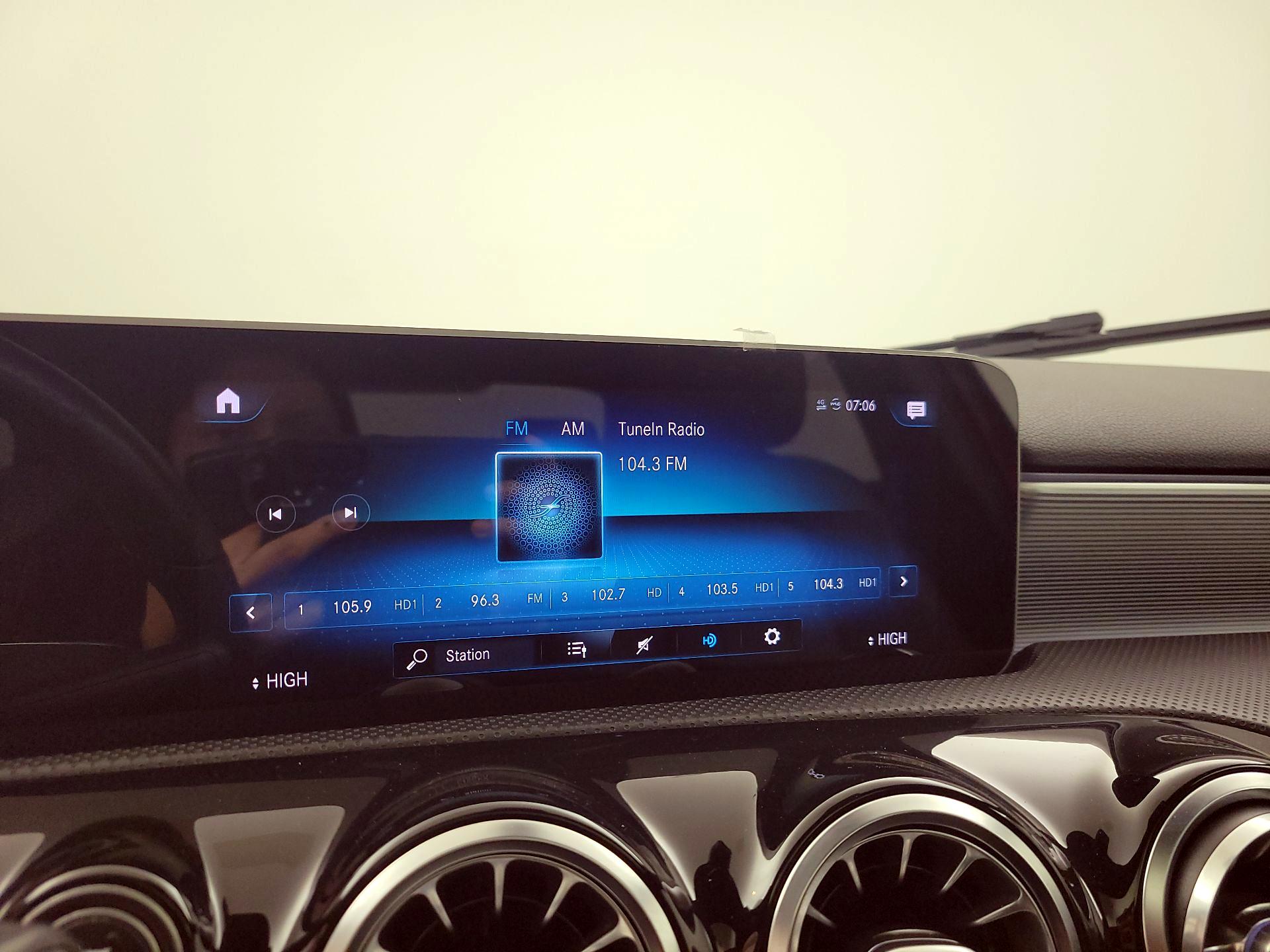 Thumbnail: 2020 Mercedes-Benz A-Class - 15