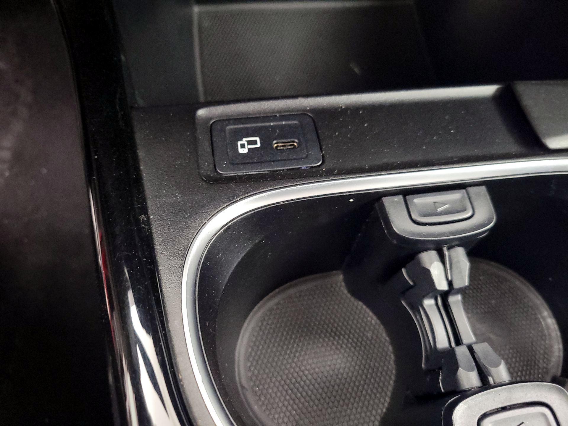 Thumbnail: 2020 Mercedes-Benz A-Class - 18