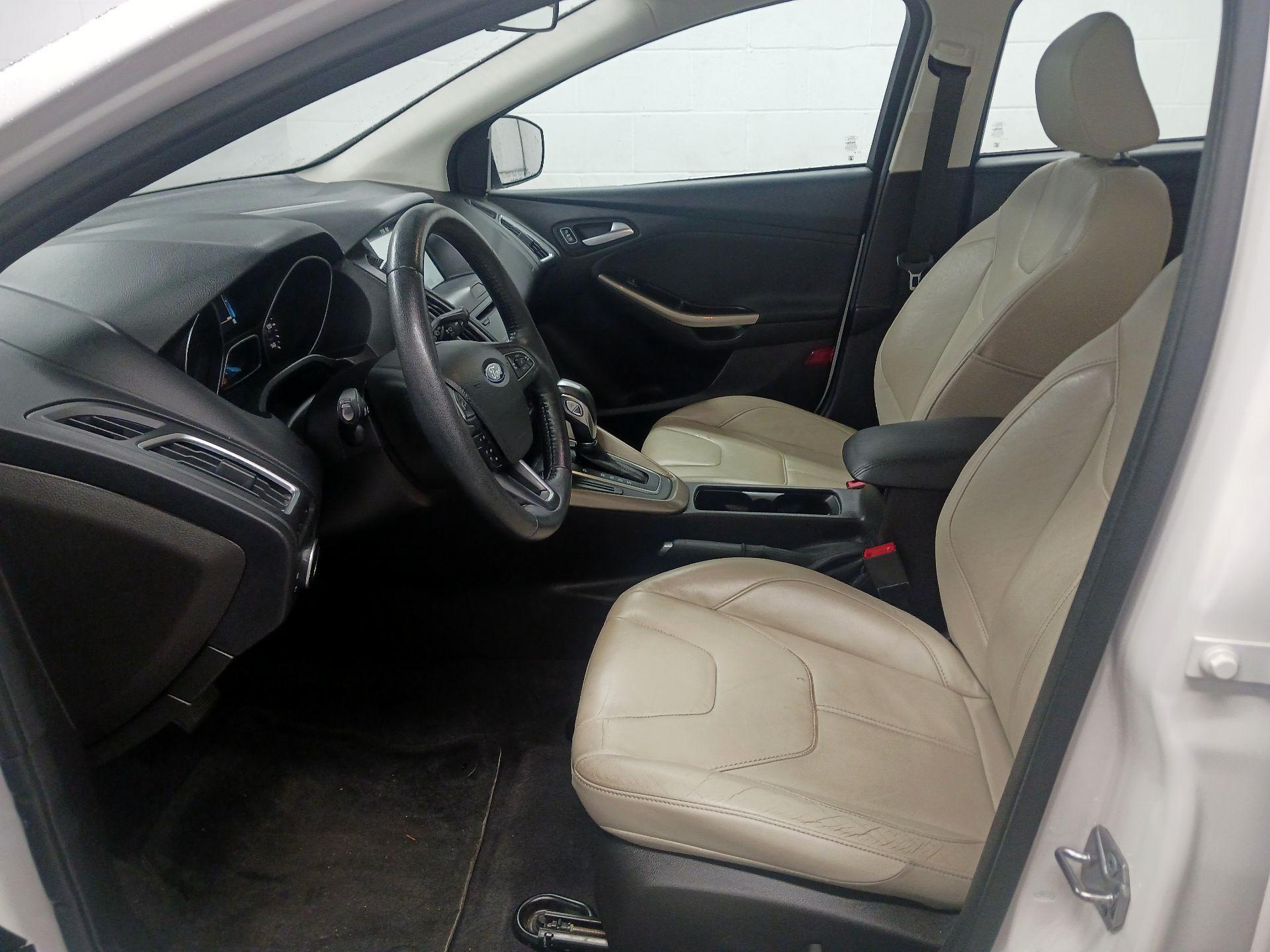 Thumbnail: 2016 Ford Focus - 11