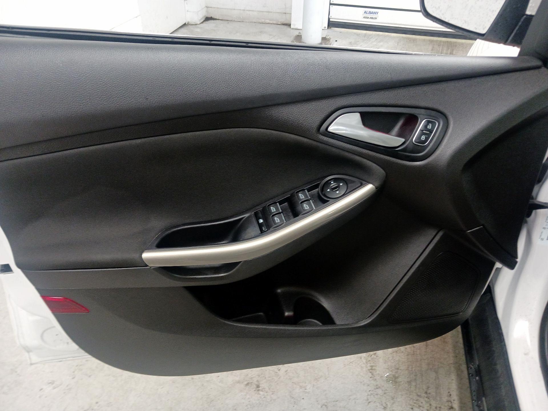 Thumbnail: 2016 Ford Focus - 12