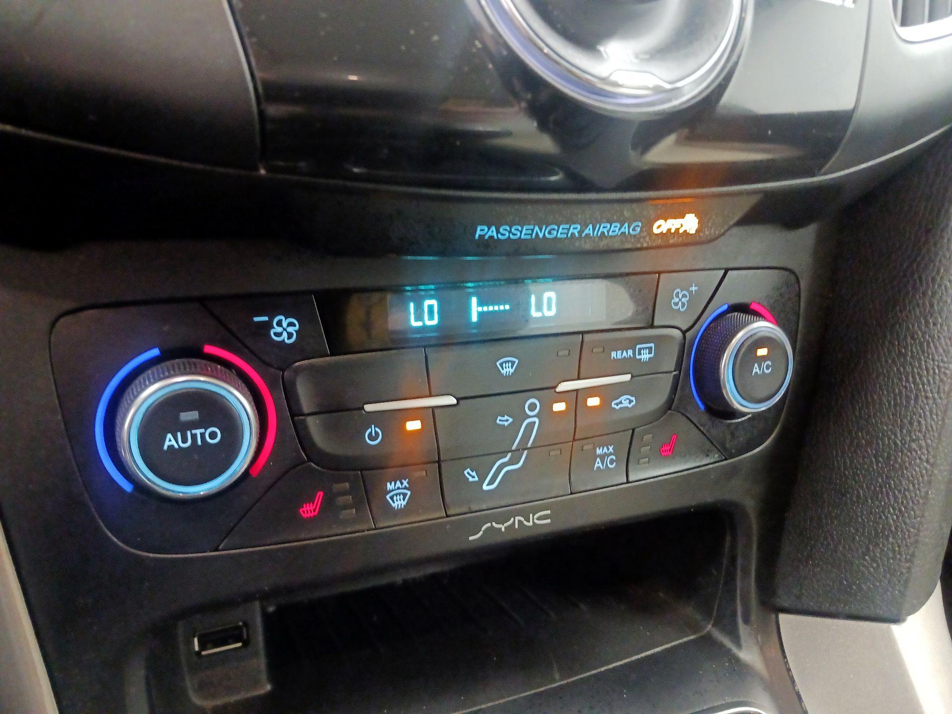 Thumbnail: 2016 Ford Focus - 17