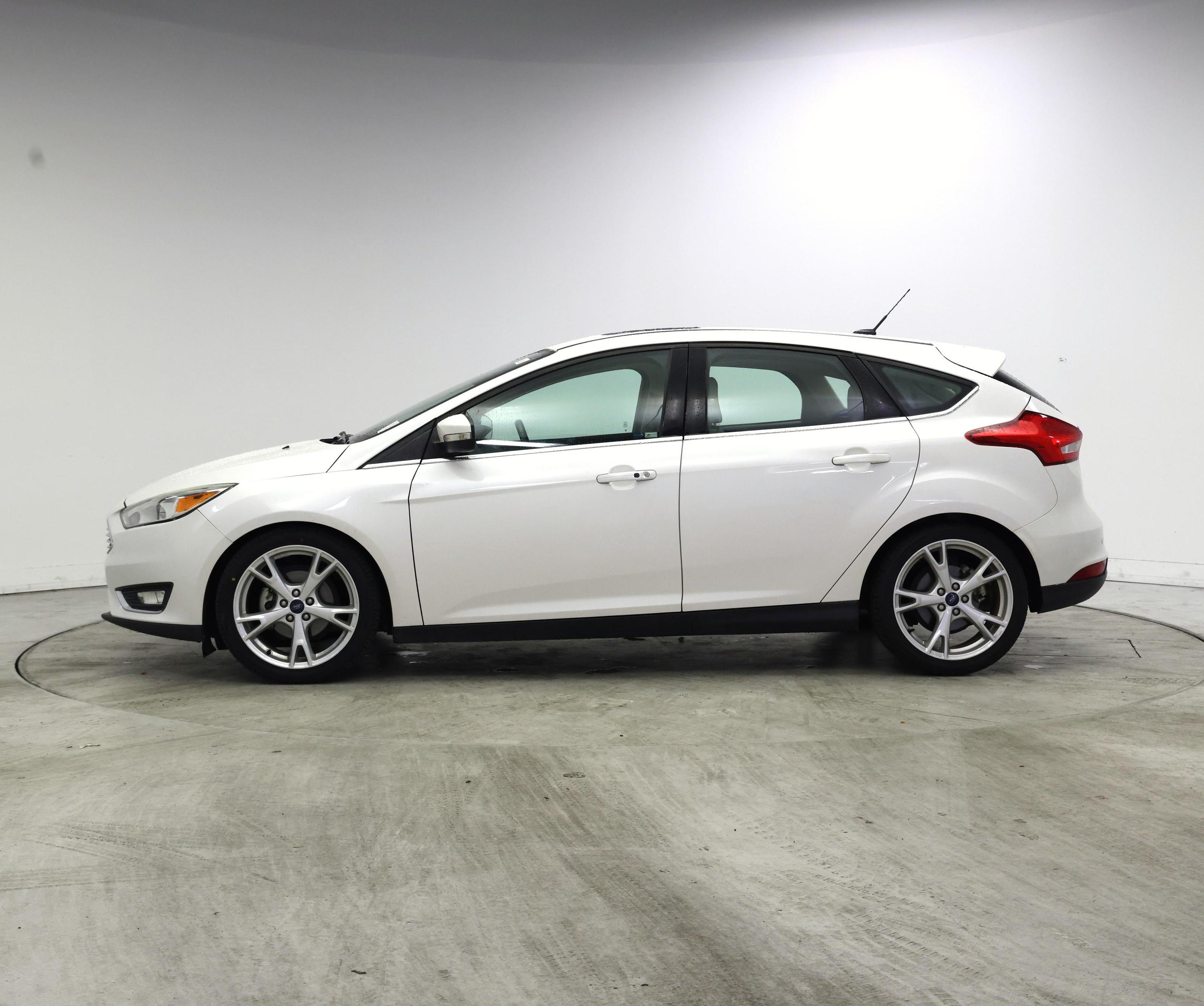 Thumbnail: 2016 Ford Focus - 3