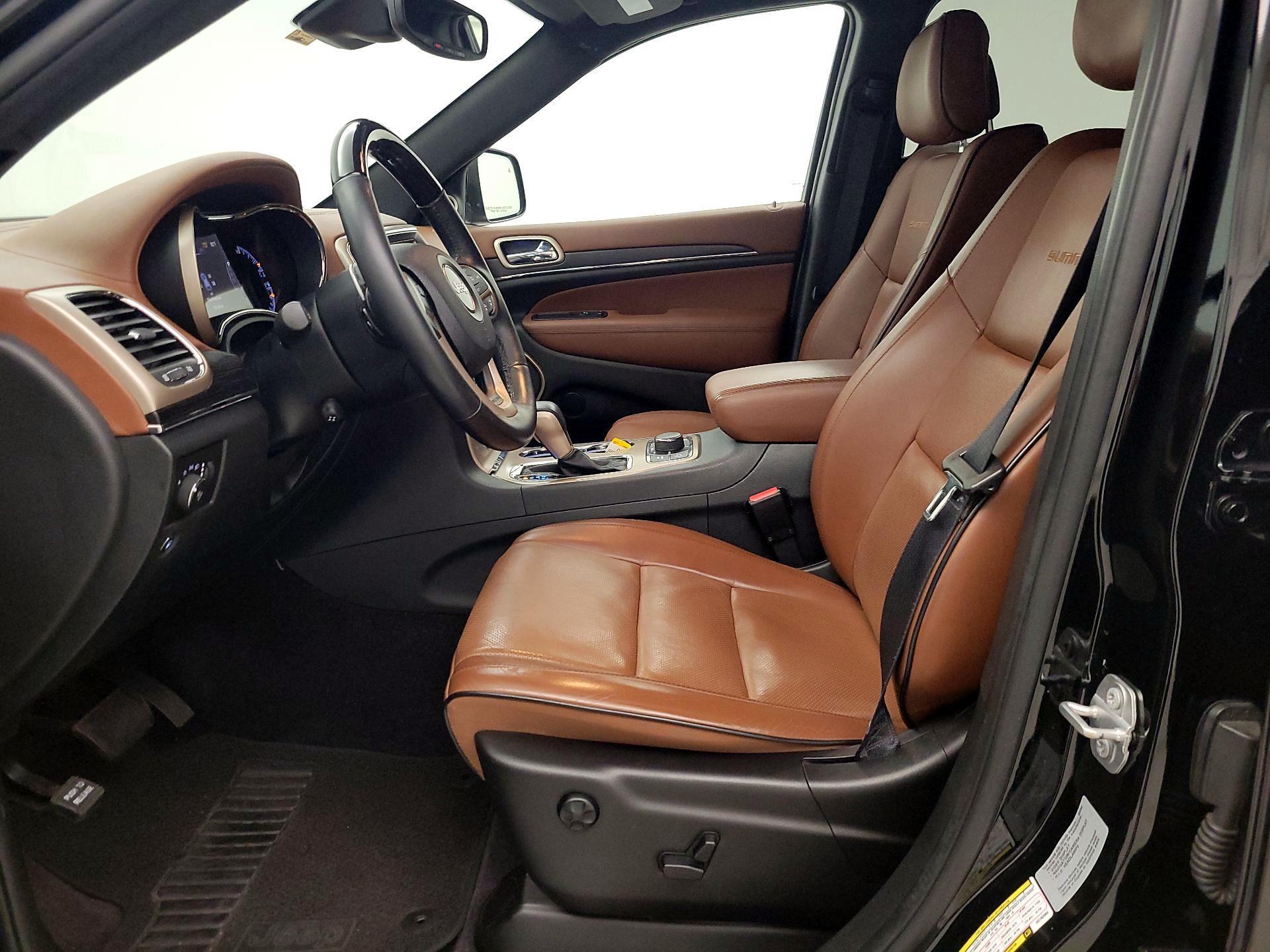 Thumbnail: 2017 Jeep Grand Cherokee - 11