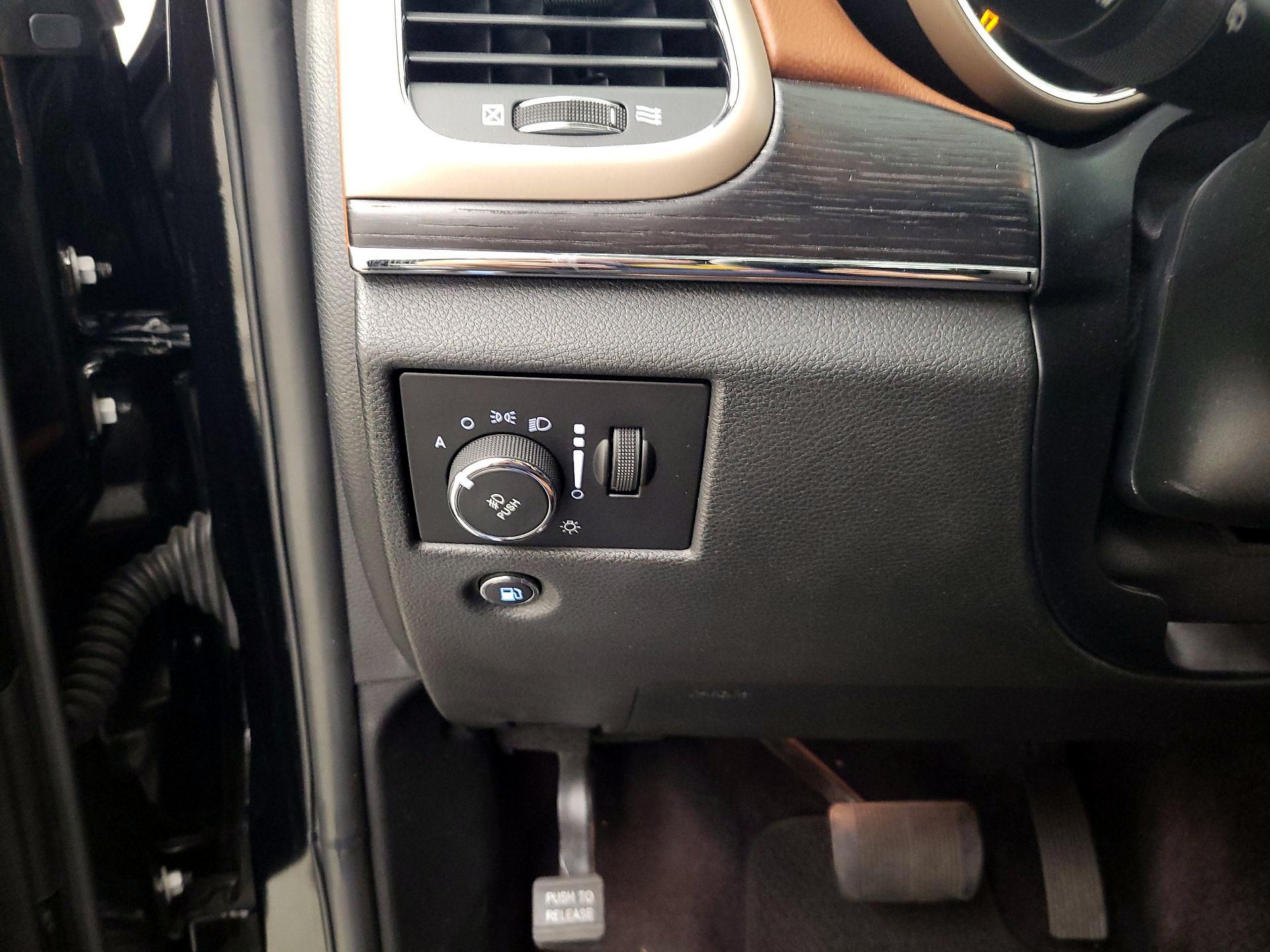 Thumbnail: 2017 Jeep Grand Cherokee - 13