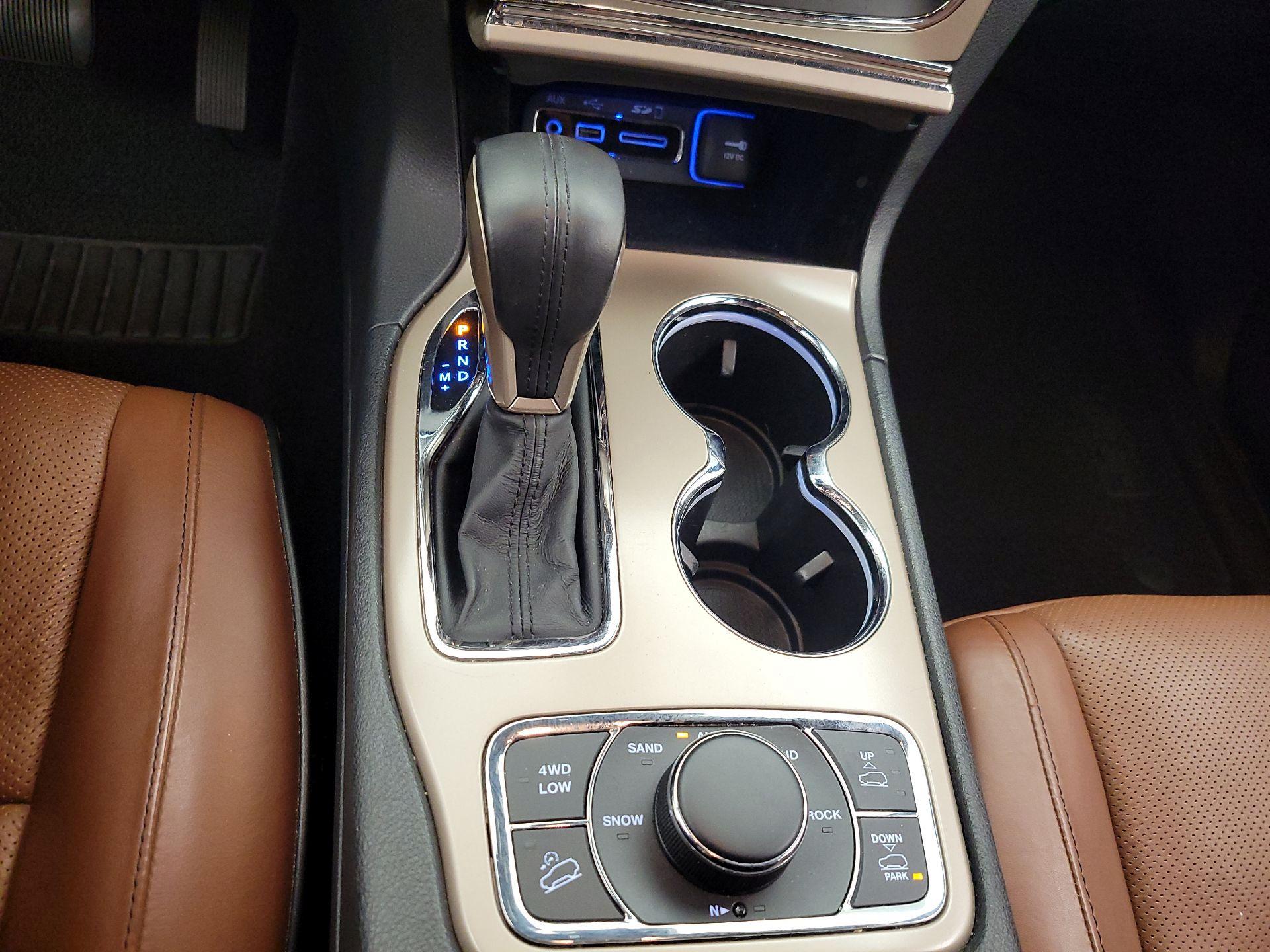 Thumbnail: 2017 Jeep Grand Cherokee - 17