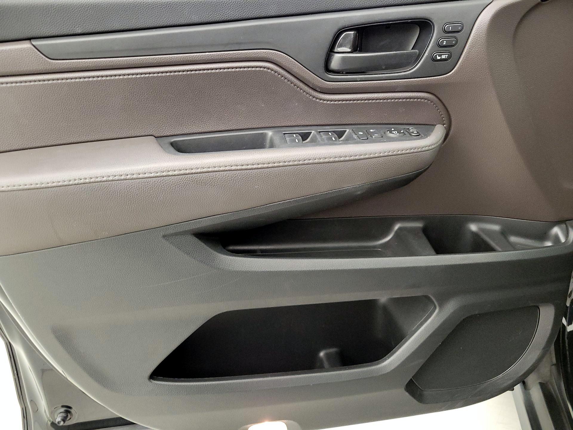 Thumbnail: 2019 Honda Odyssey - 12