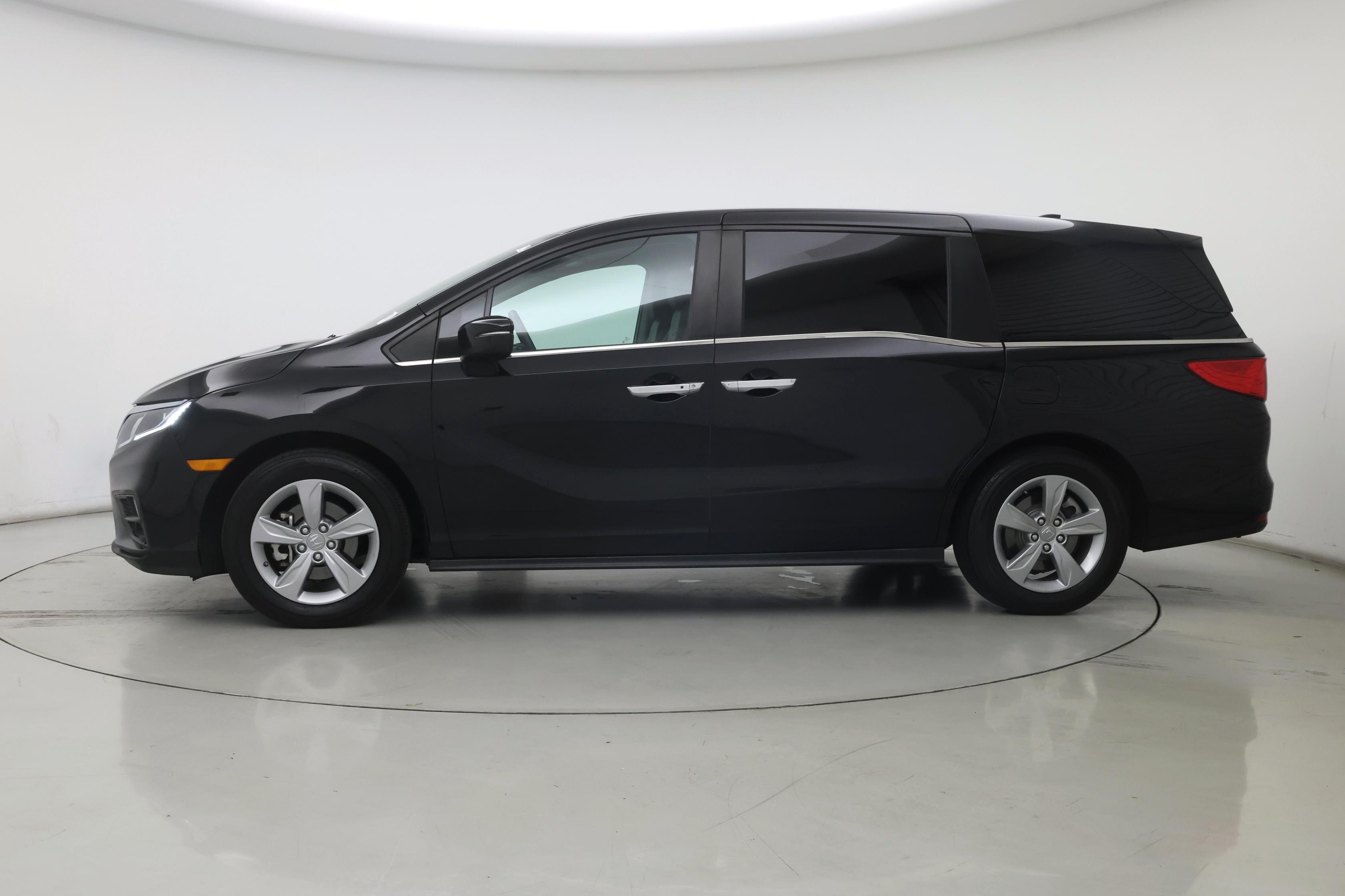 Thumbnail: 2019 Honda Odyssey - 3