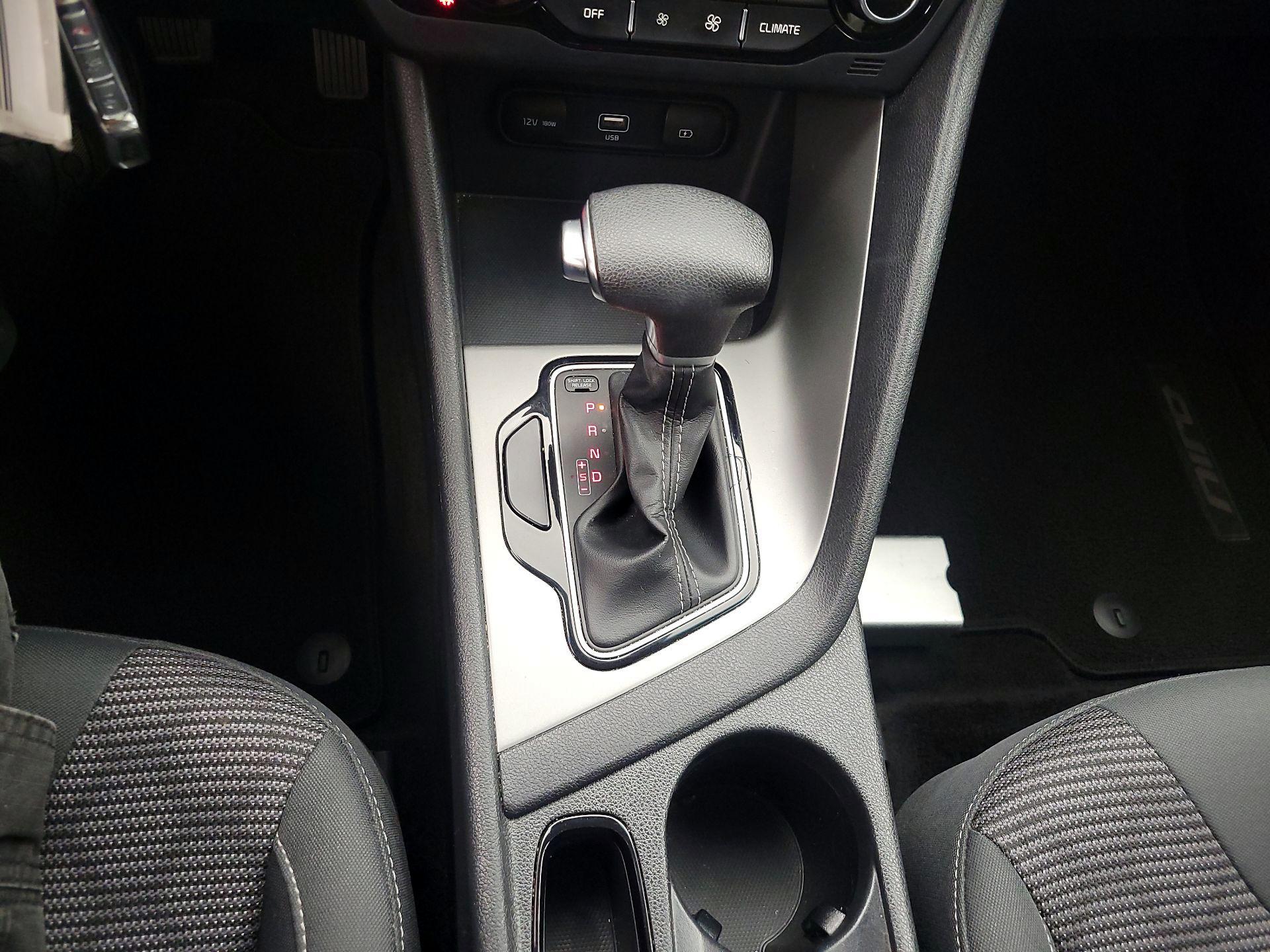 Thumbnail: 2022 Kia Niro - 15