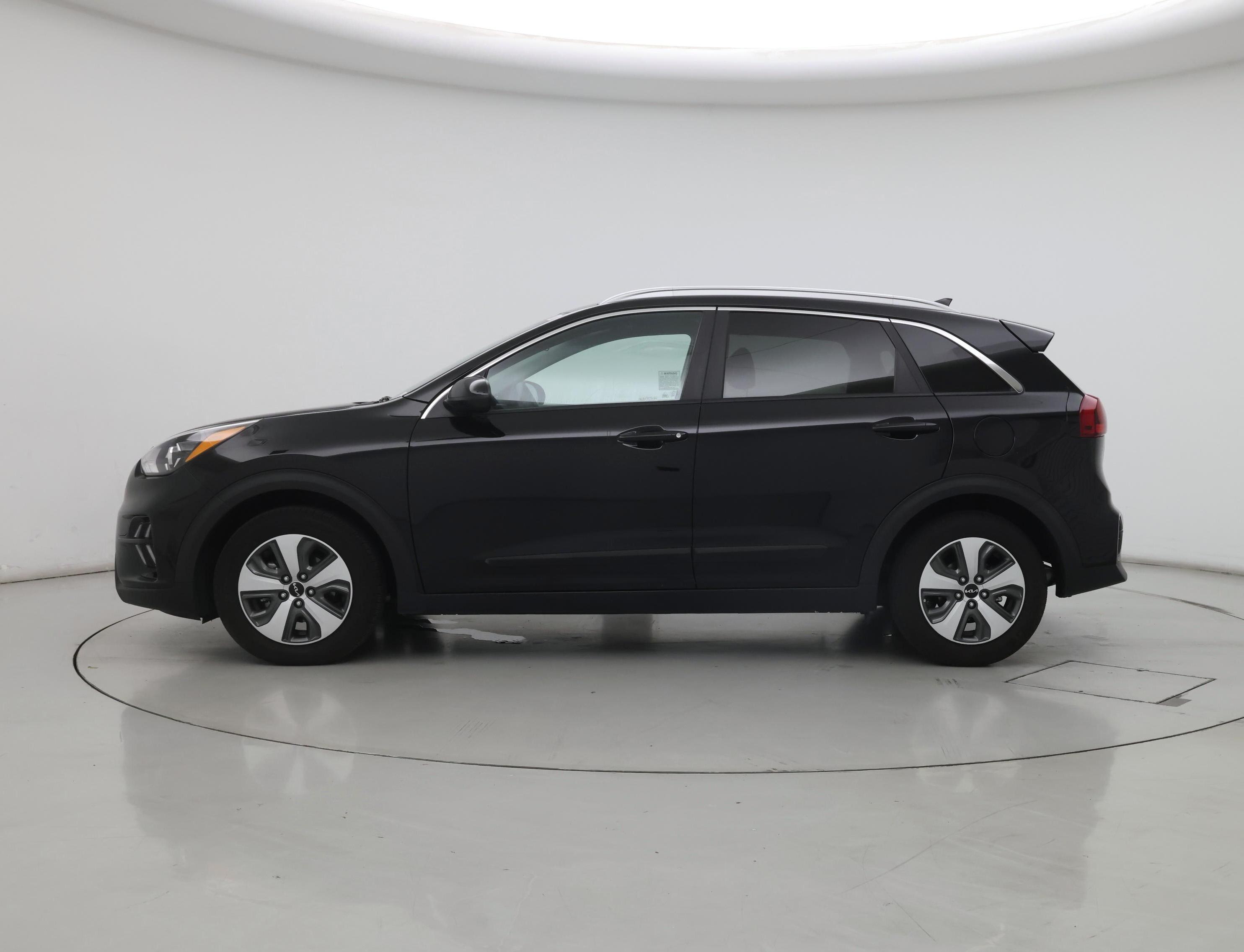 Thumbnail: 2022 Kia Niro - 3