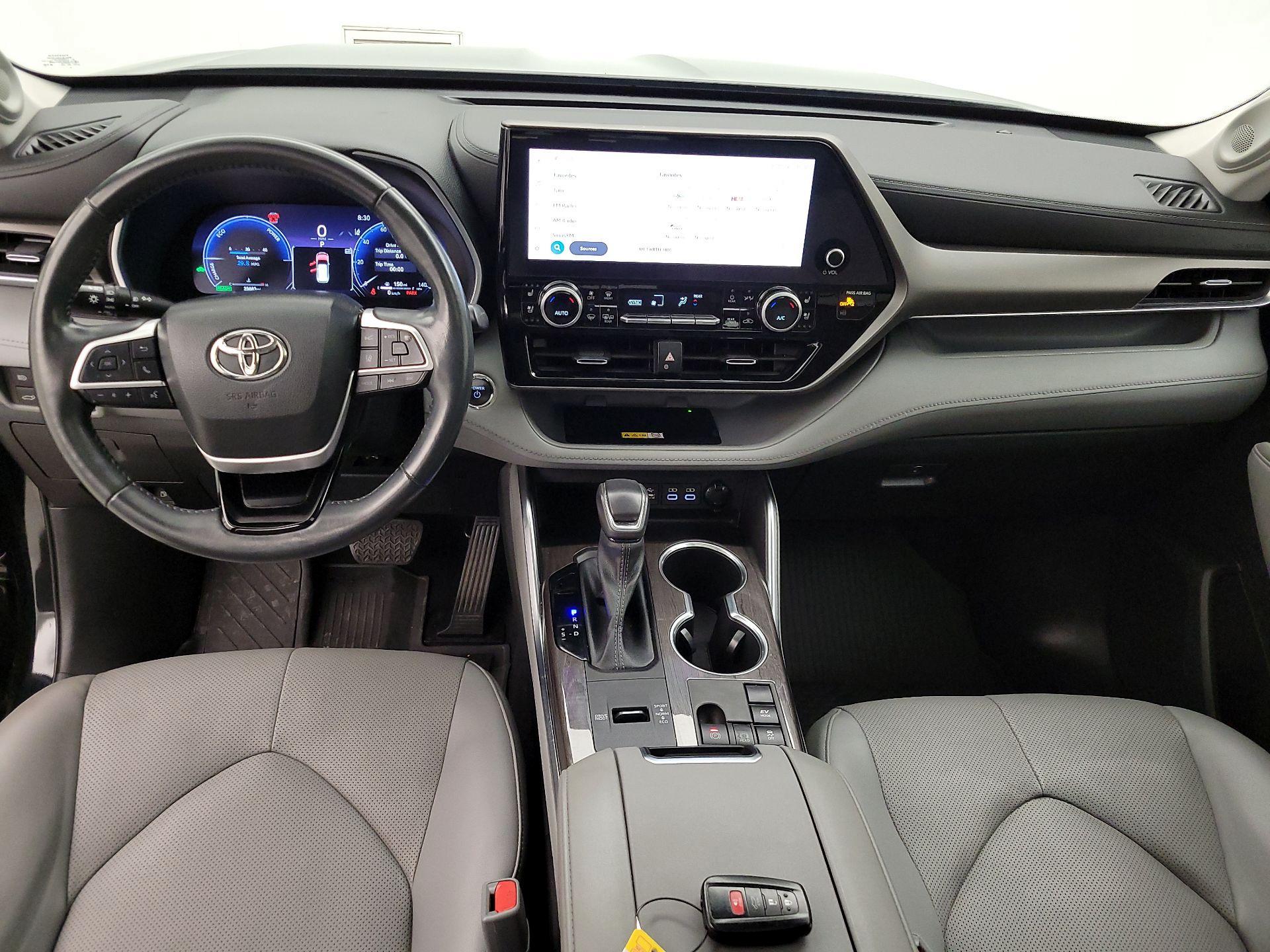 Thumbnail: 2023 Toyota Highlander - 9