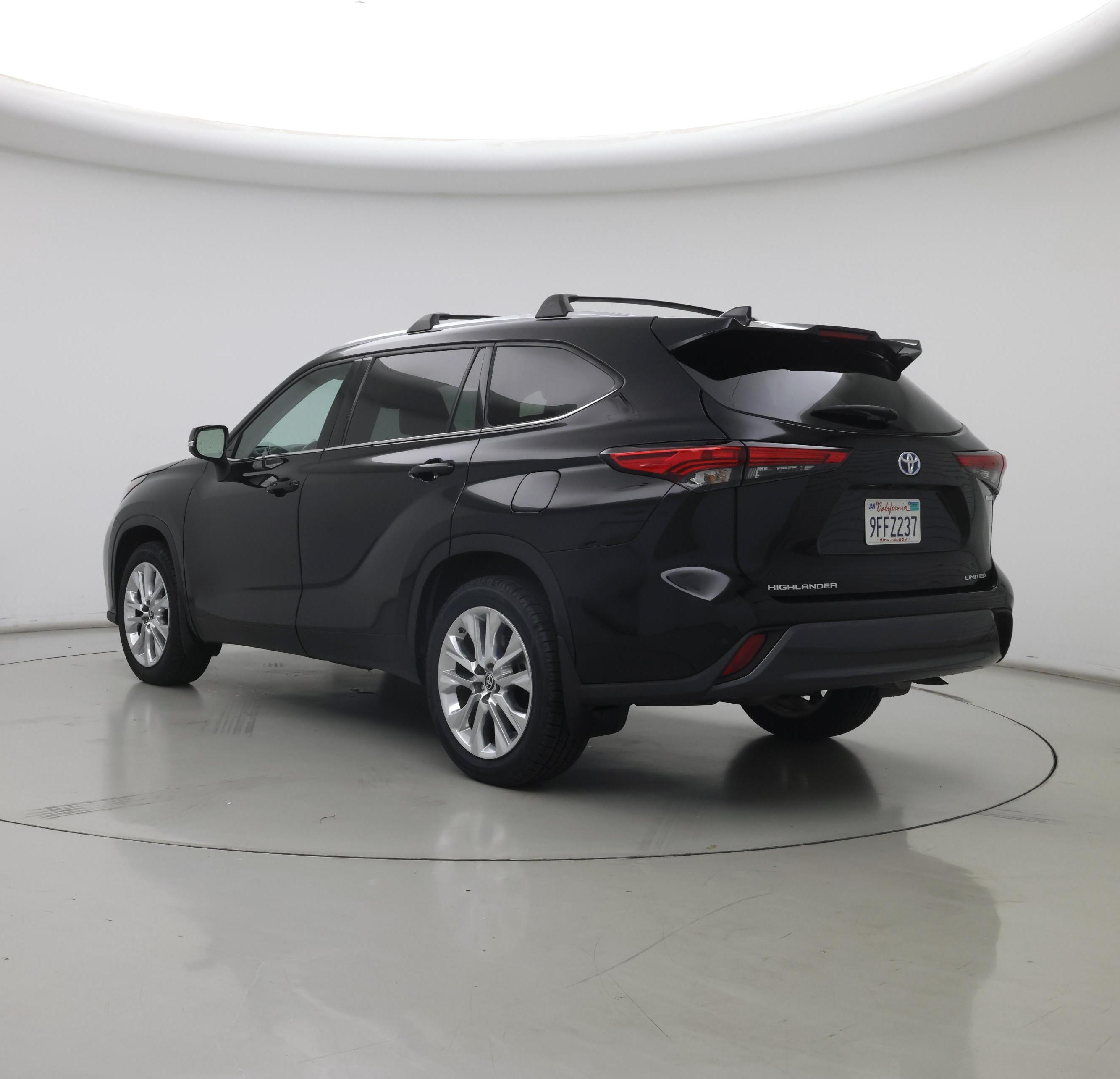 Thumbnail: 2023 Toyota Highlander - 2