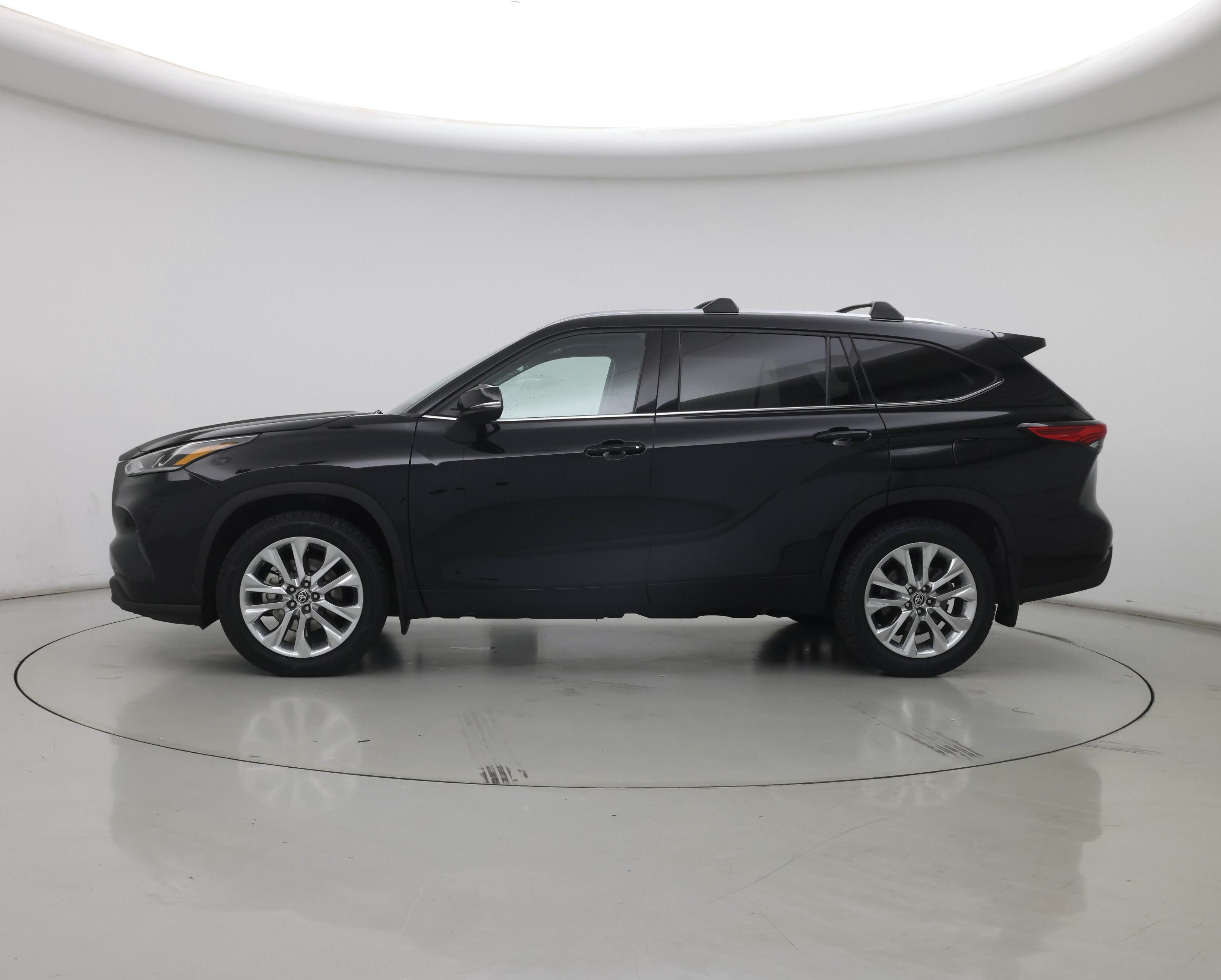 Thumbnail: 2023 Toyota Highlander - 3