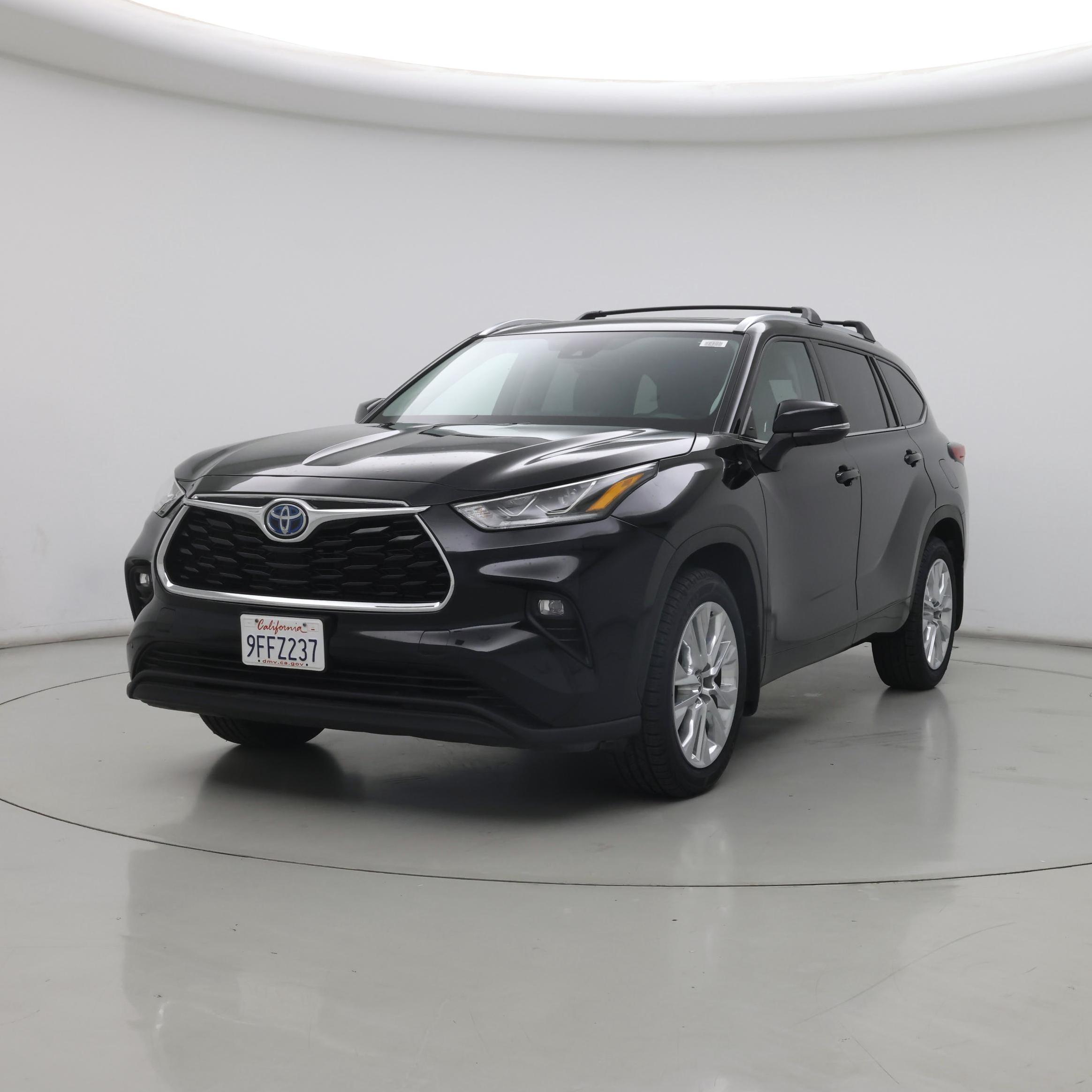 Thumbnail: 2023 Toyota Highlander - 4