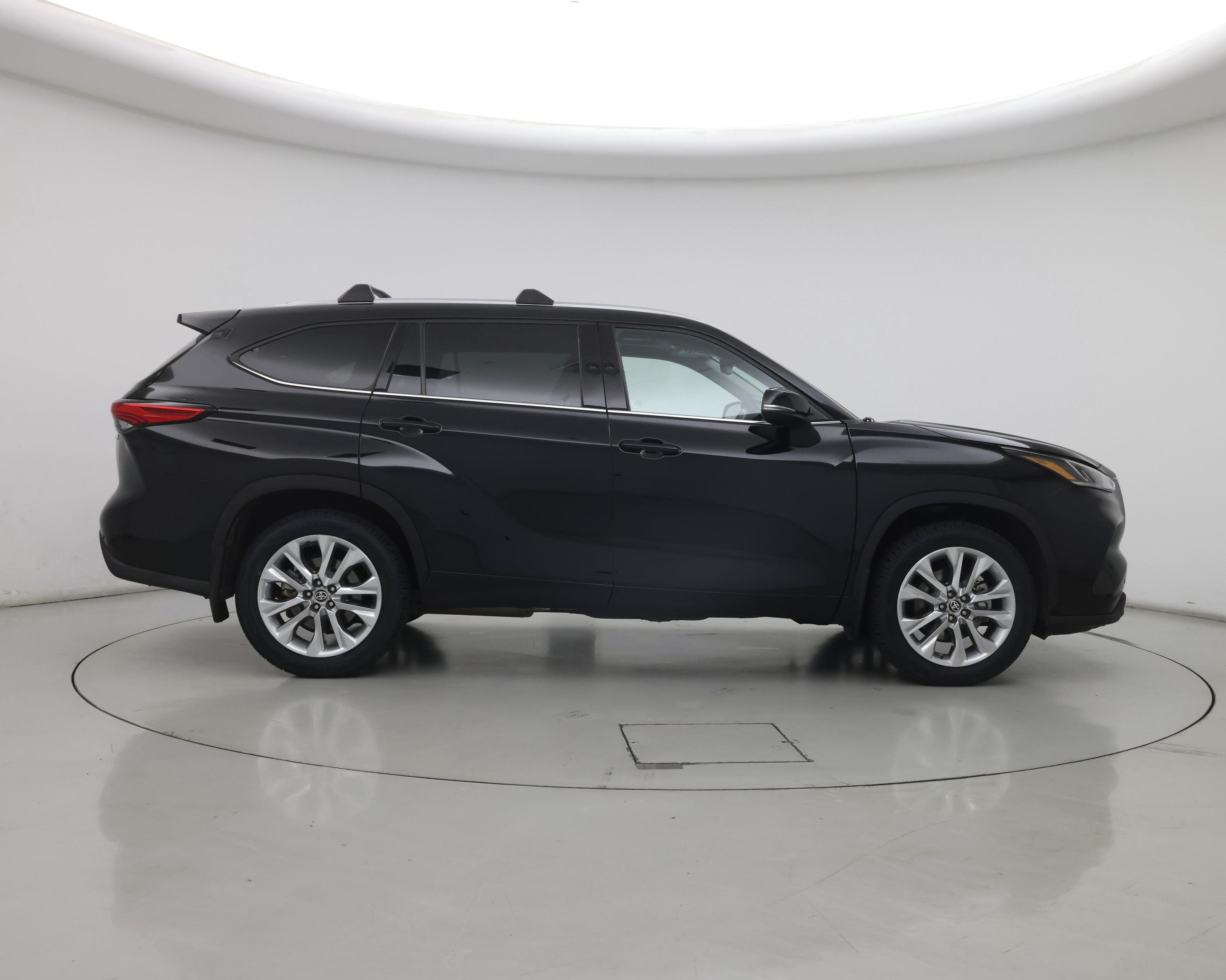 Thumbnail: 2023 Toyota Highlander - 7