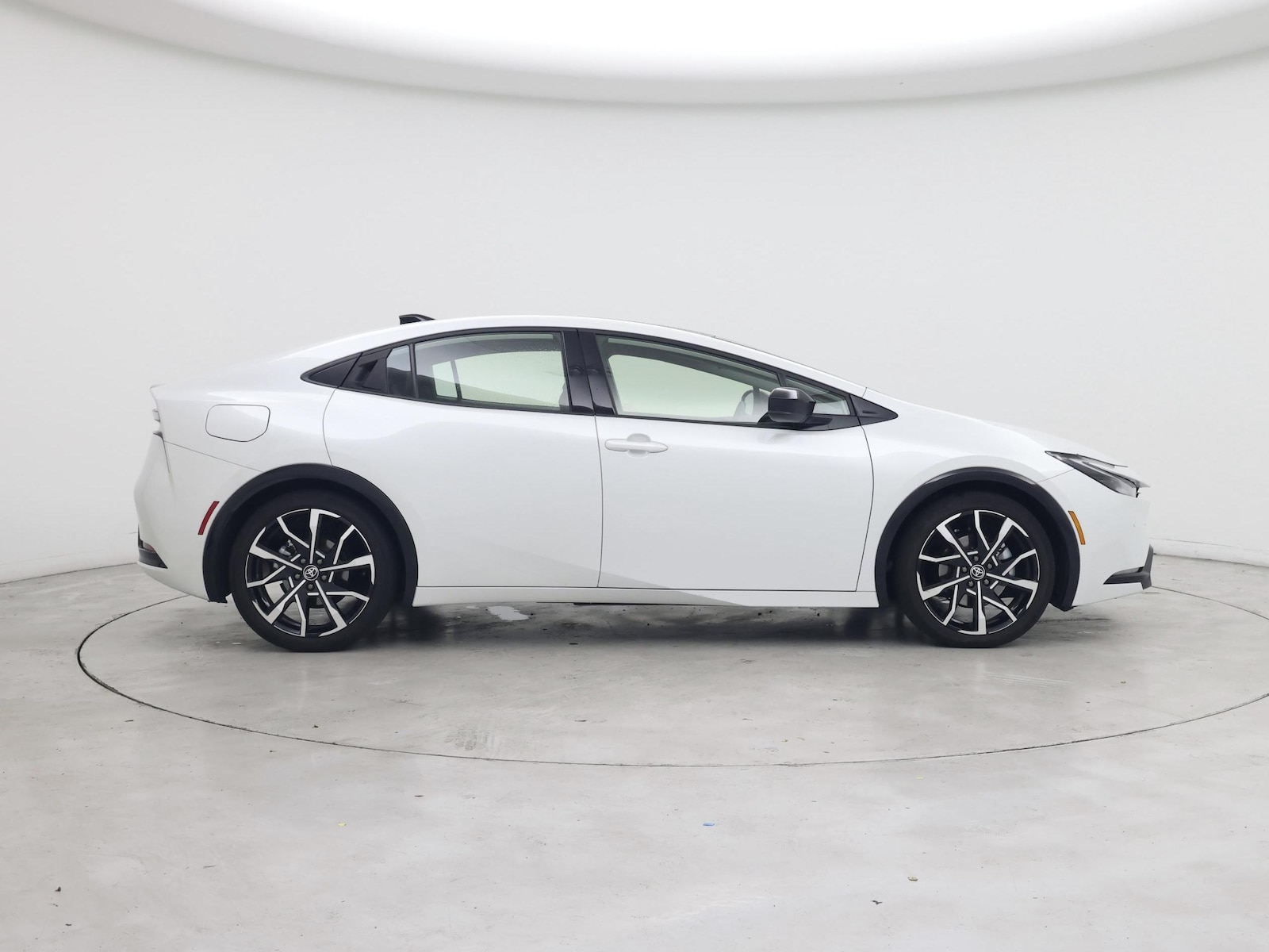 2025 Toyota Prius XSE - Photo 8