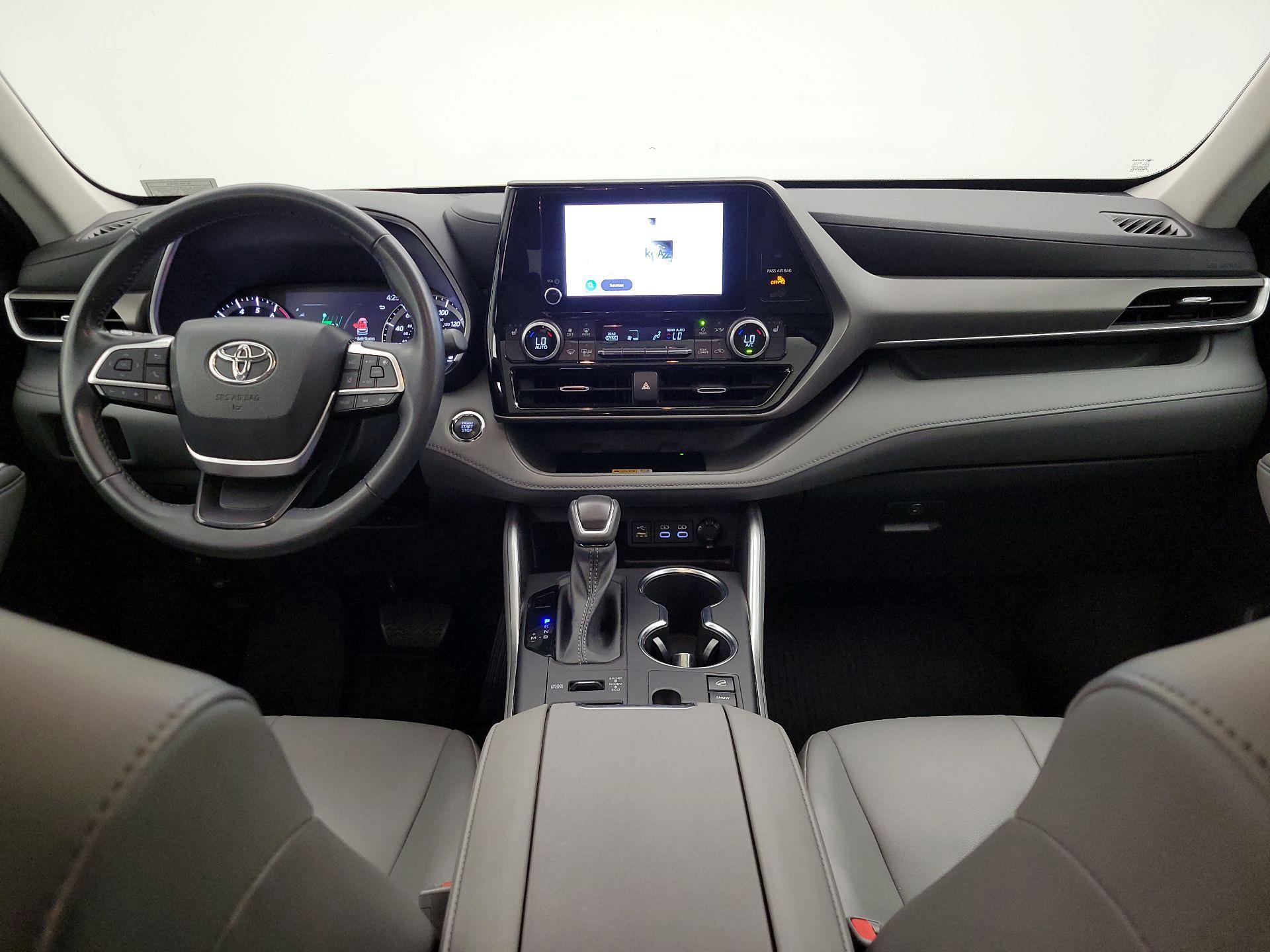 Thumbnail: 2023 Toyota Highlander - 9