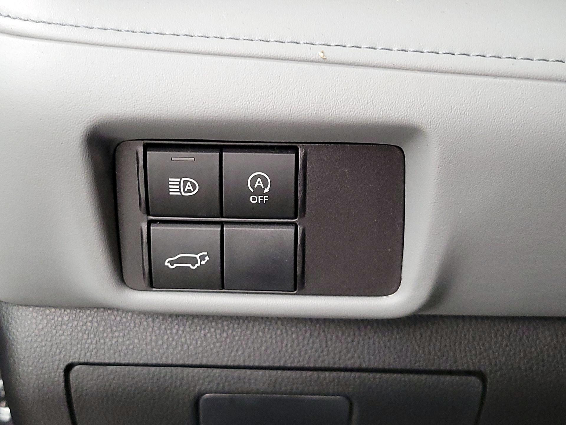 Thumbnail: 2023 Toyota Highlander - 13