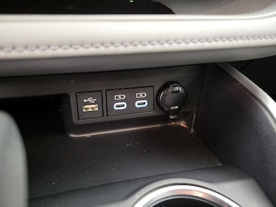 USB/AUX Ports