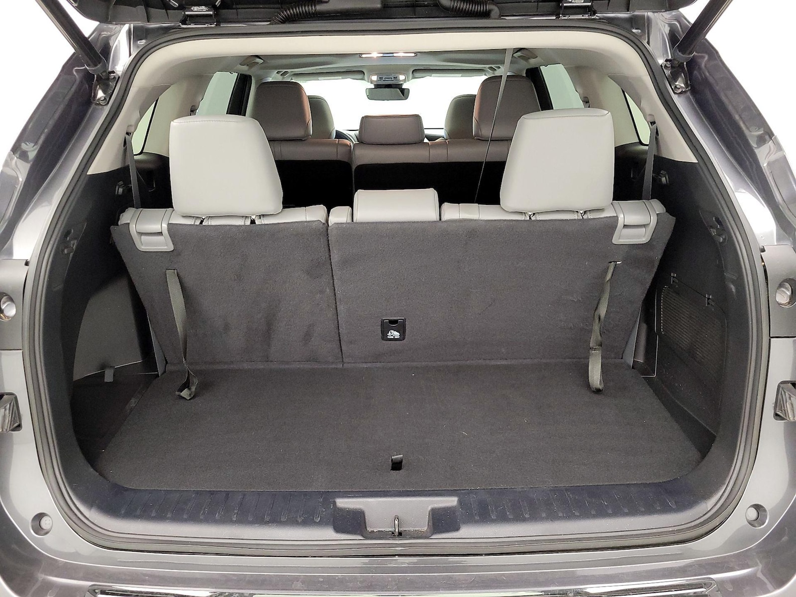 2023 Toyota Highlander L - Photo 23