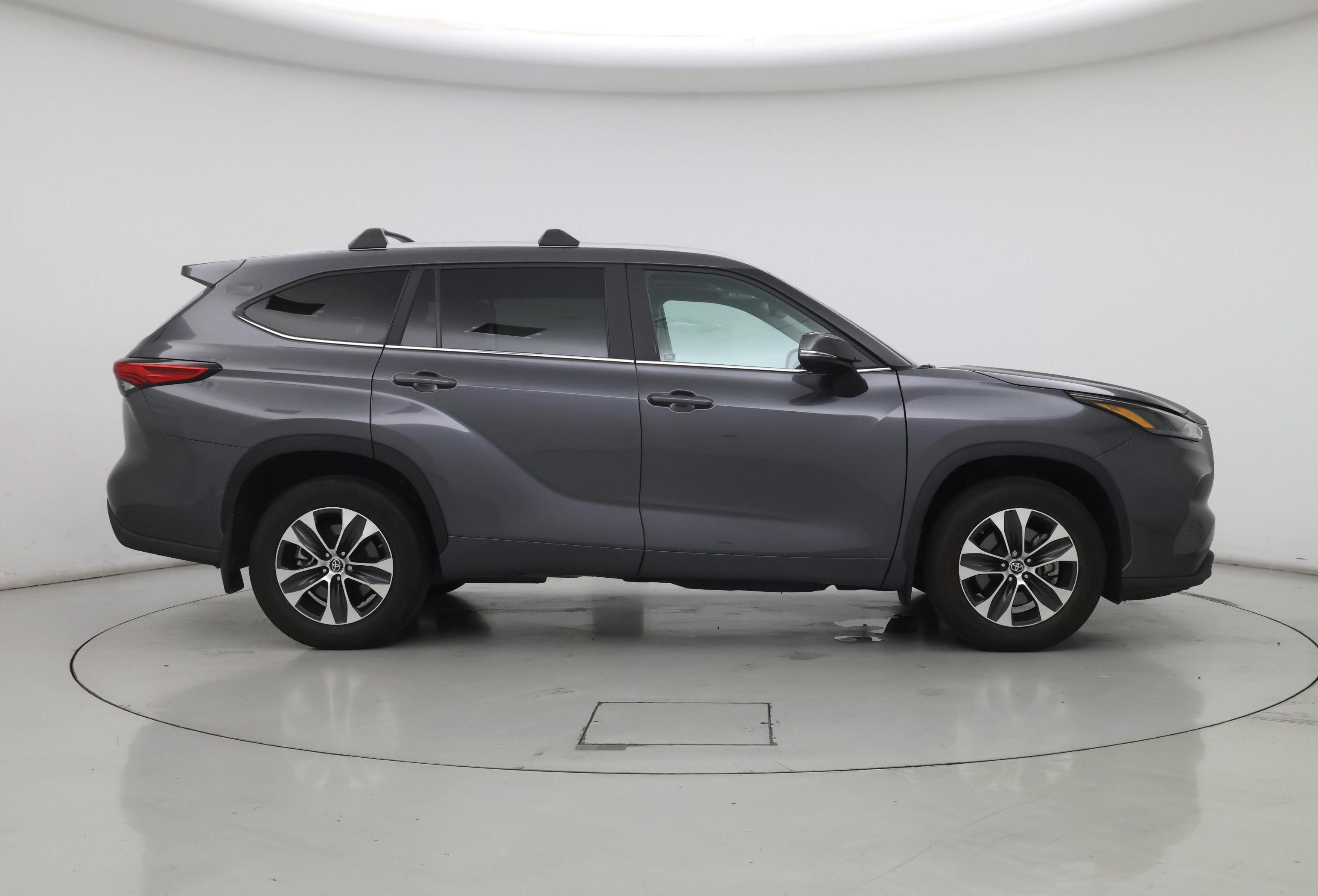 Thumbnail: 2023 Toyota Highlander - 7