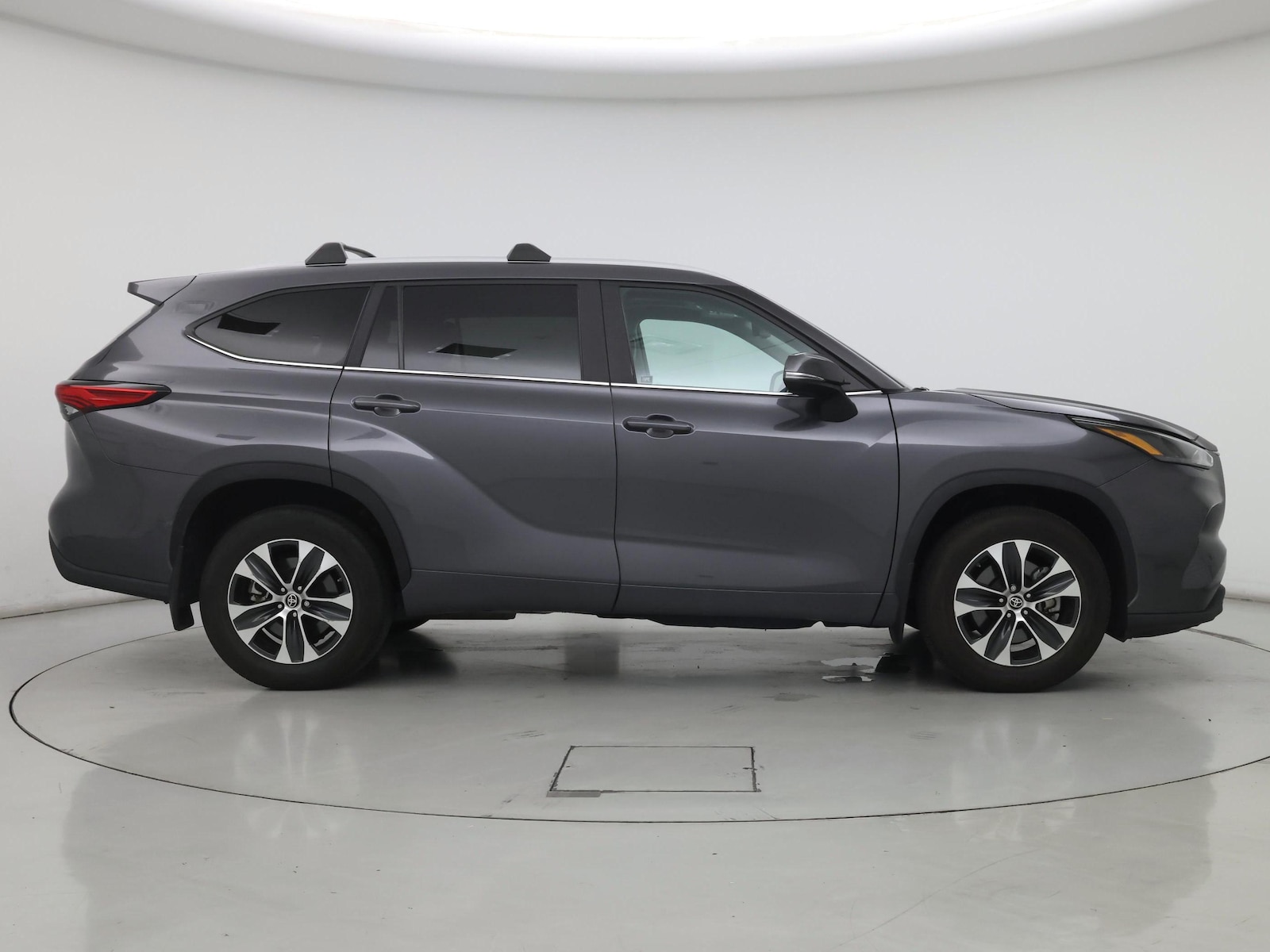 2023 Toyota Highlander L - Photo 8