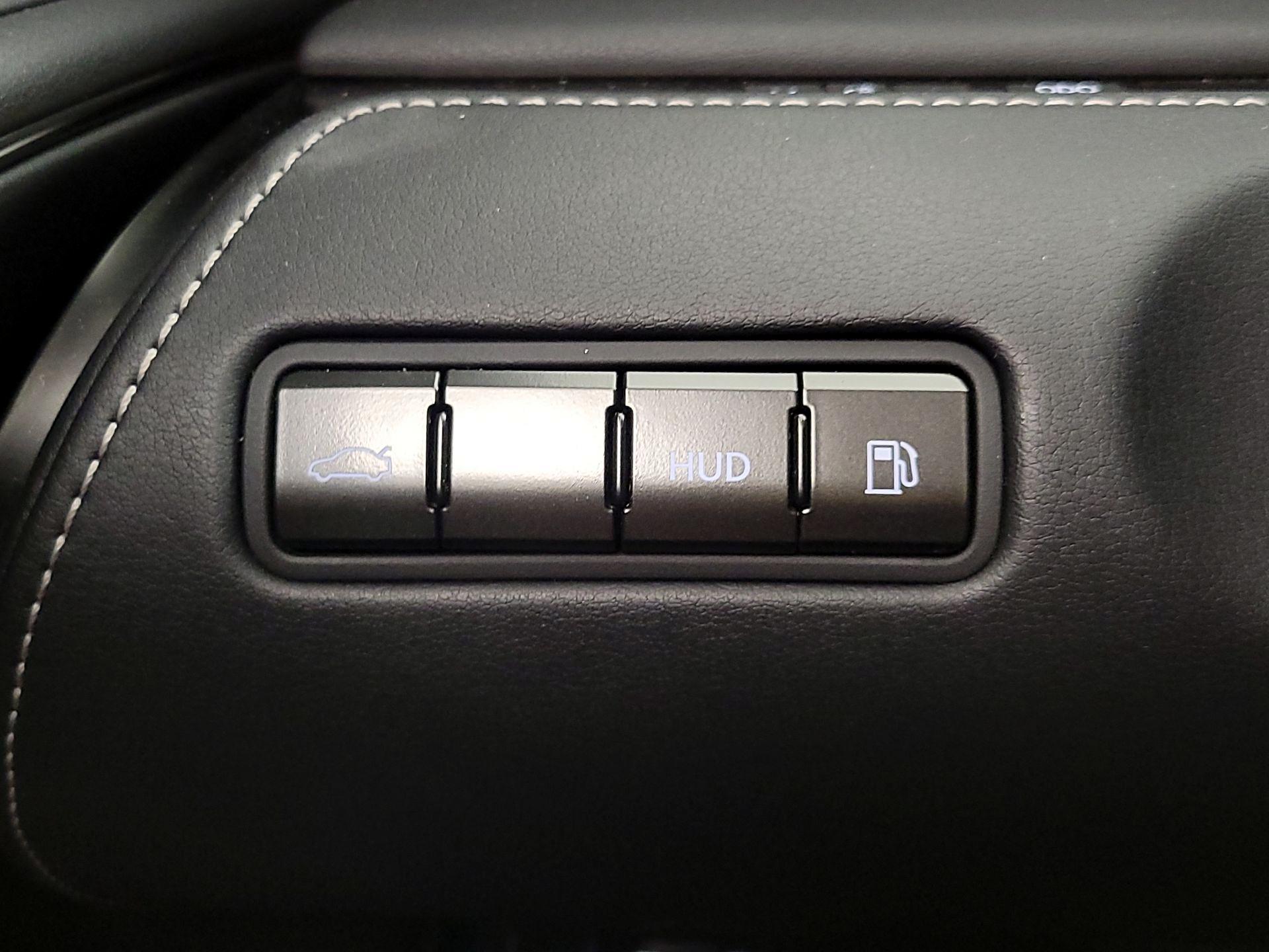 Thumbnail: 2018 Lexus LC - 13