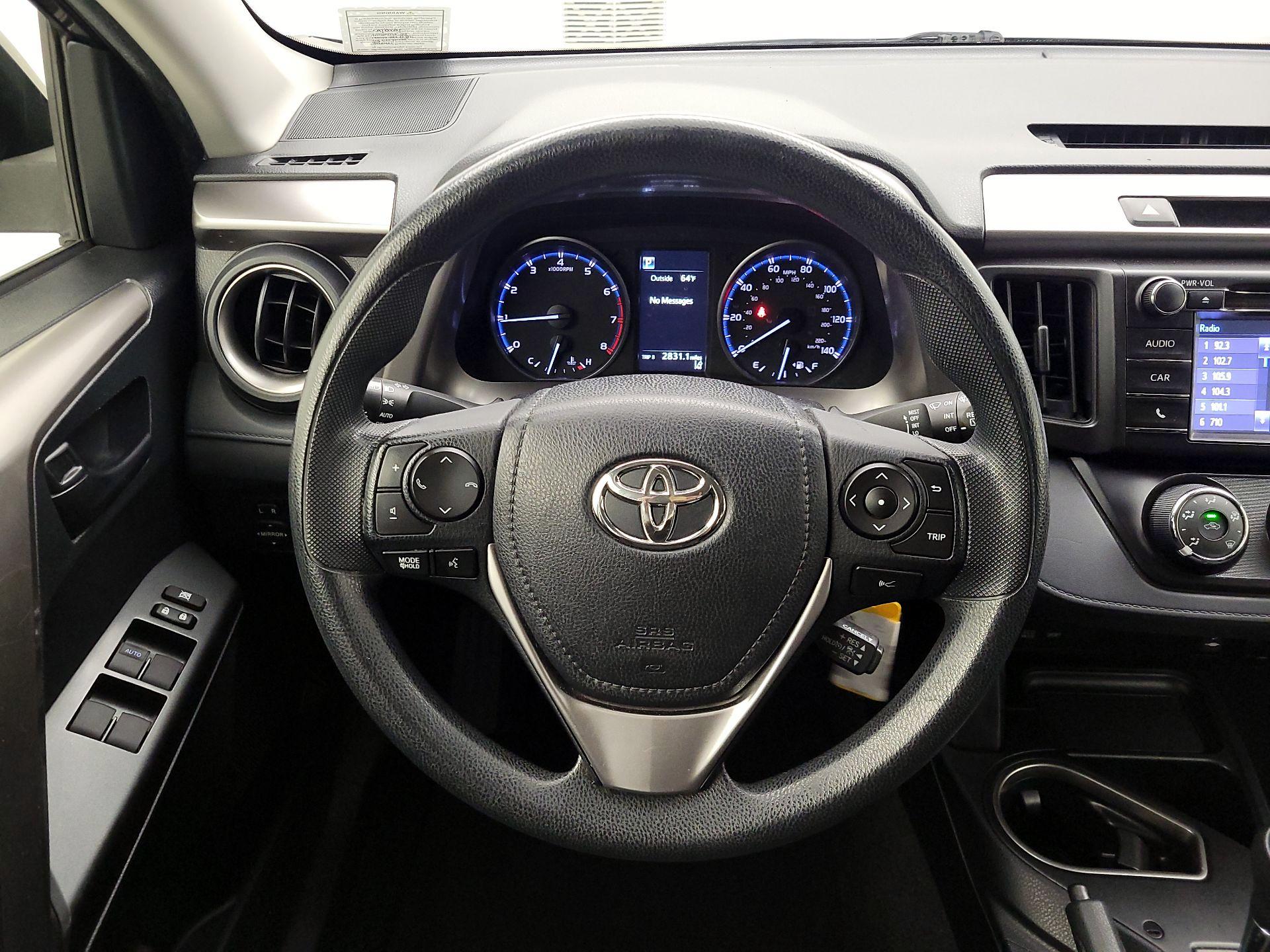 Thumbnail: 2018 Toyota RAV4 - 10