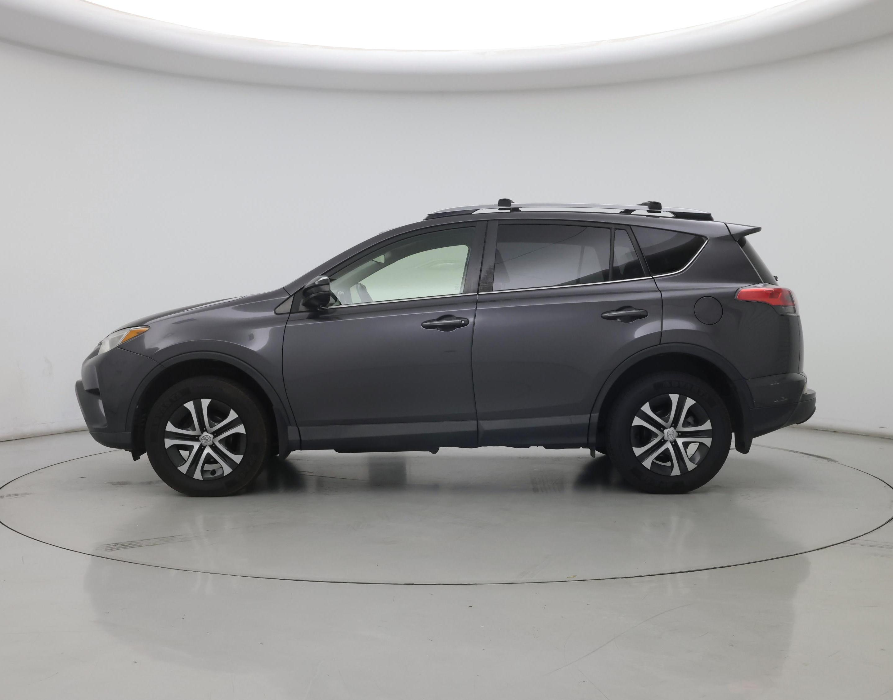 Thumbnail: 2018 Toyota RAV4 - 3