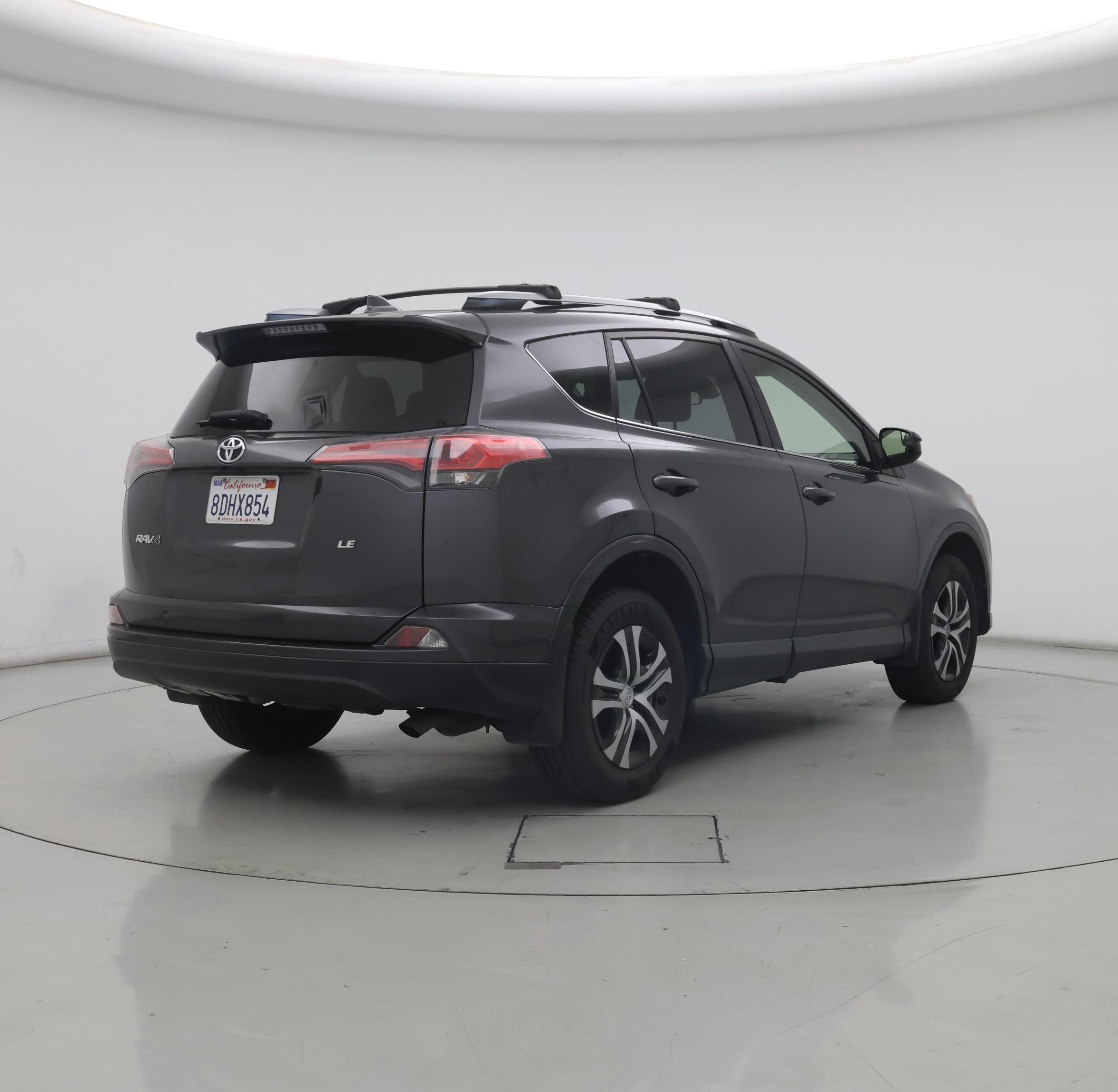 Thumbnail: 2018 Toyota RAV4 - 8