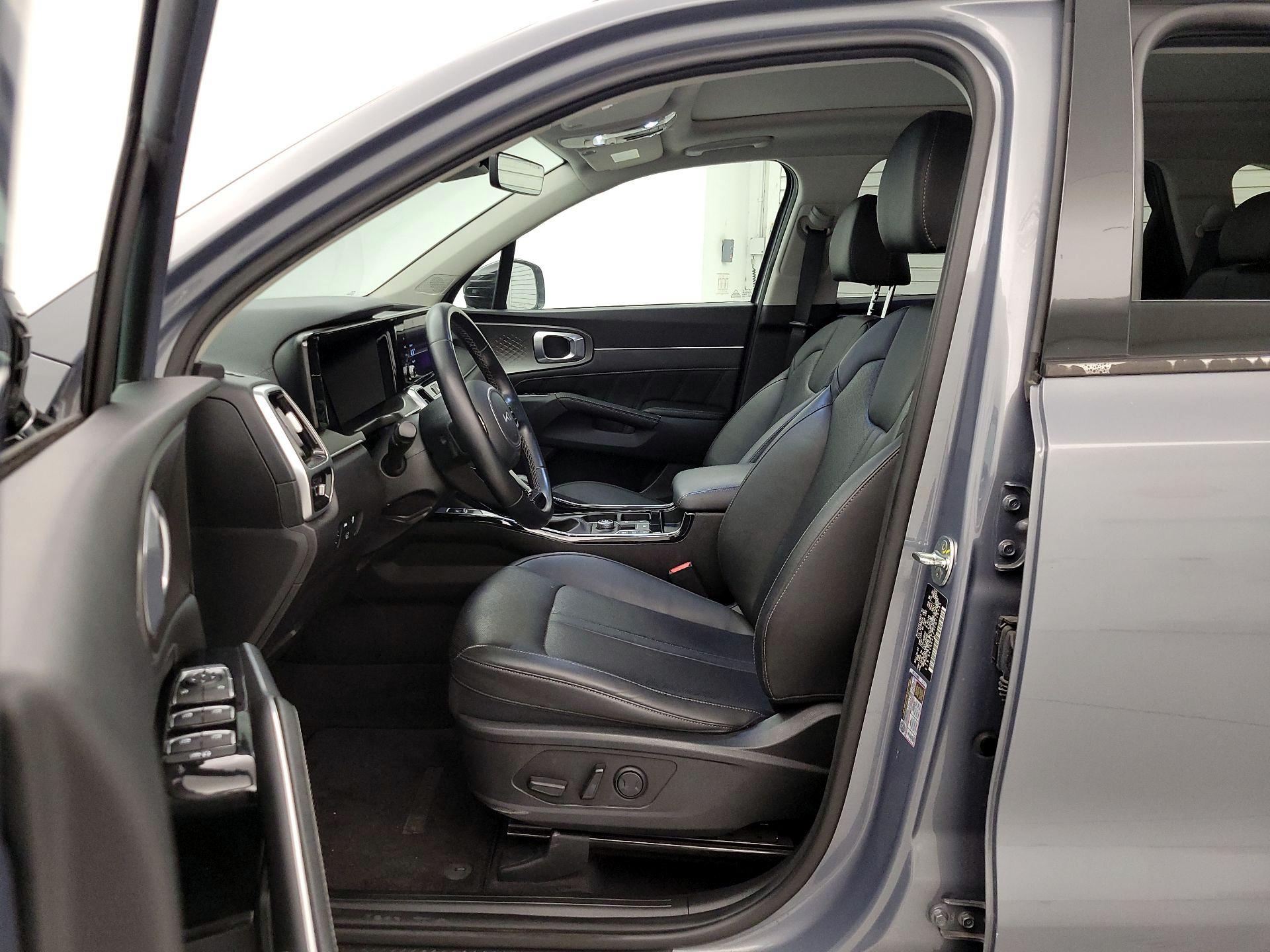 Thumbnail: 2023 Kia Sorento - 11