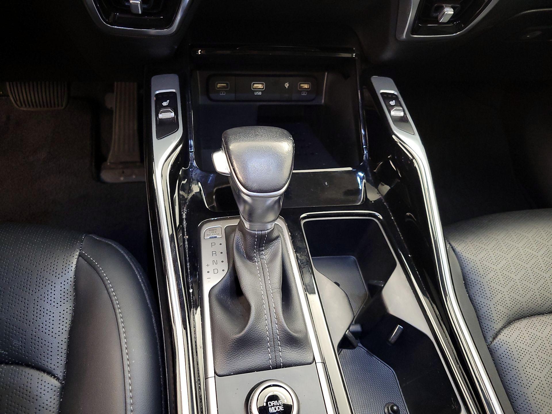 Thumbnail: 2023 Kia Sorento - 18