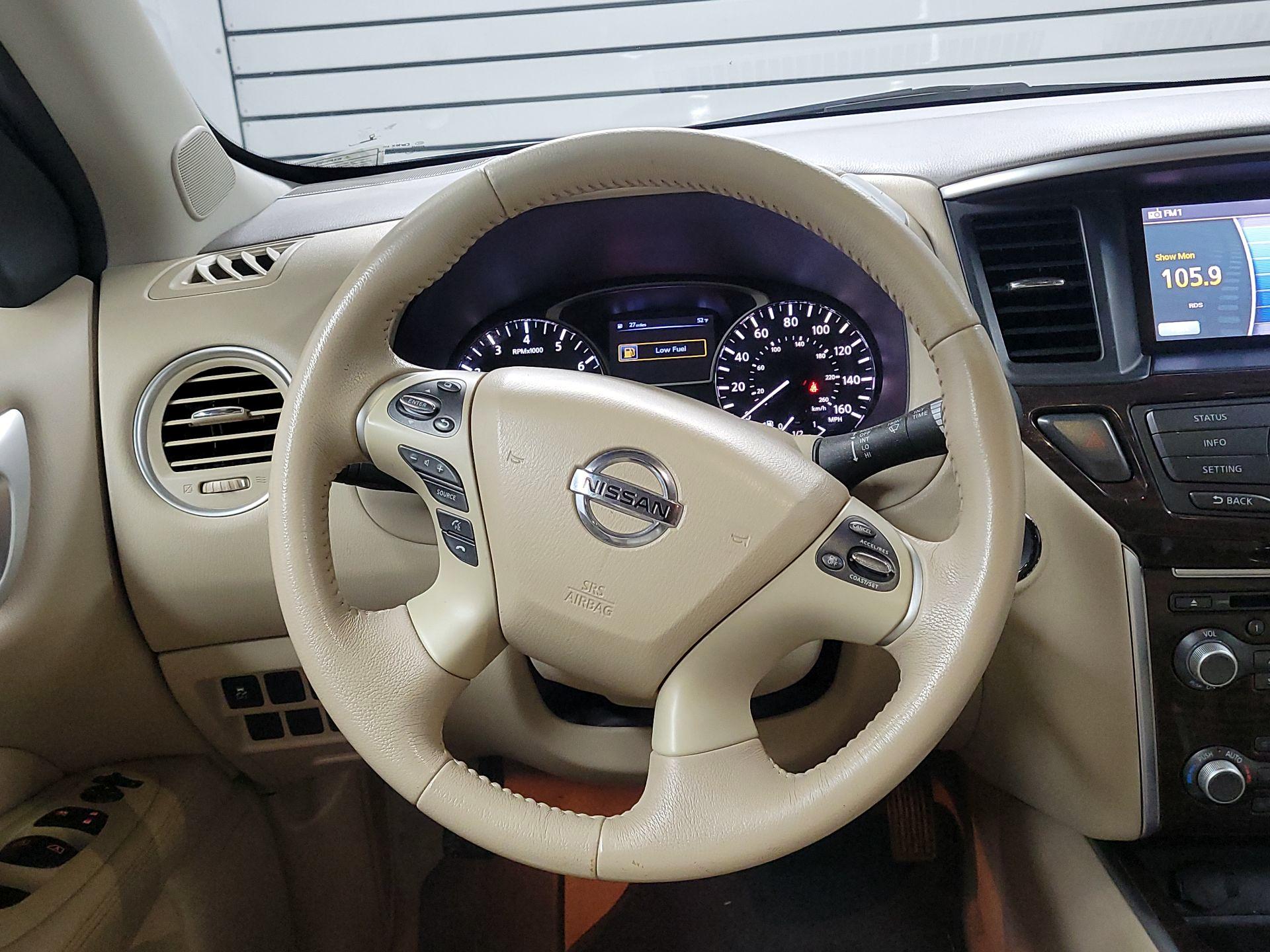 Thumbnail: 2014 Nissan Pathfinder - 10