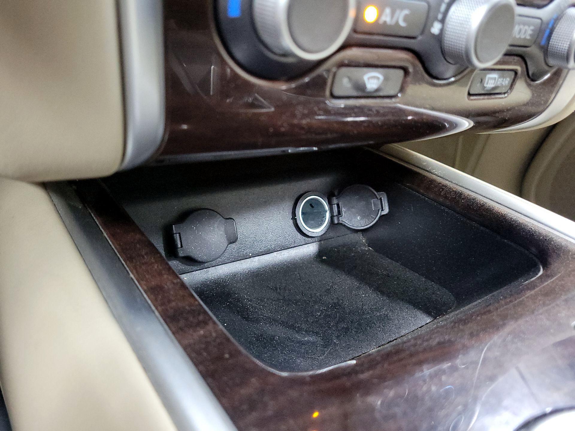 Thumbnail: 2014 Nissan Pathfinder - 18