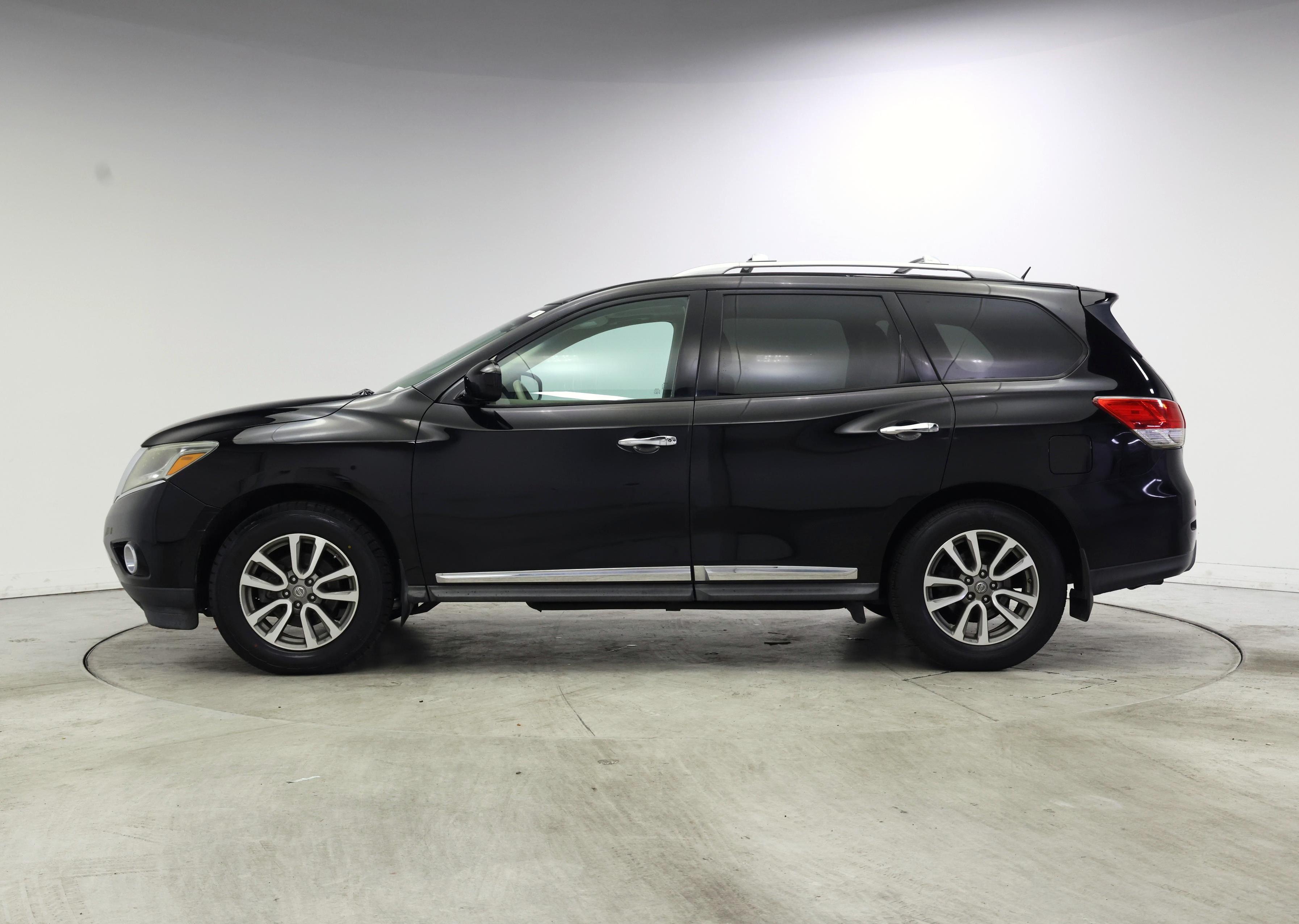 Thumbnail: 2014 Nissan Pathfinder - 3
