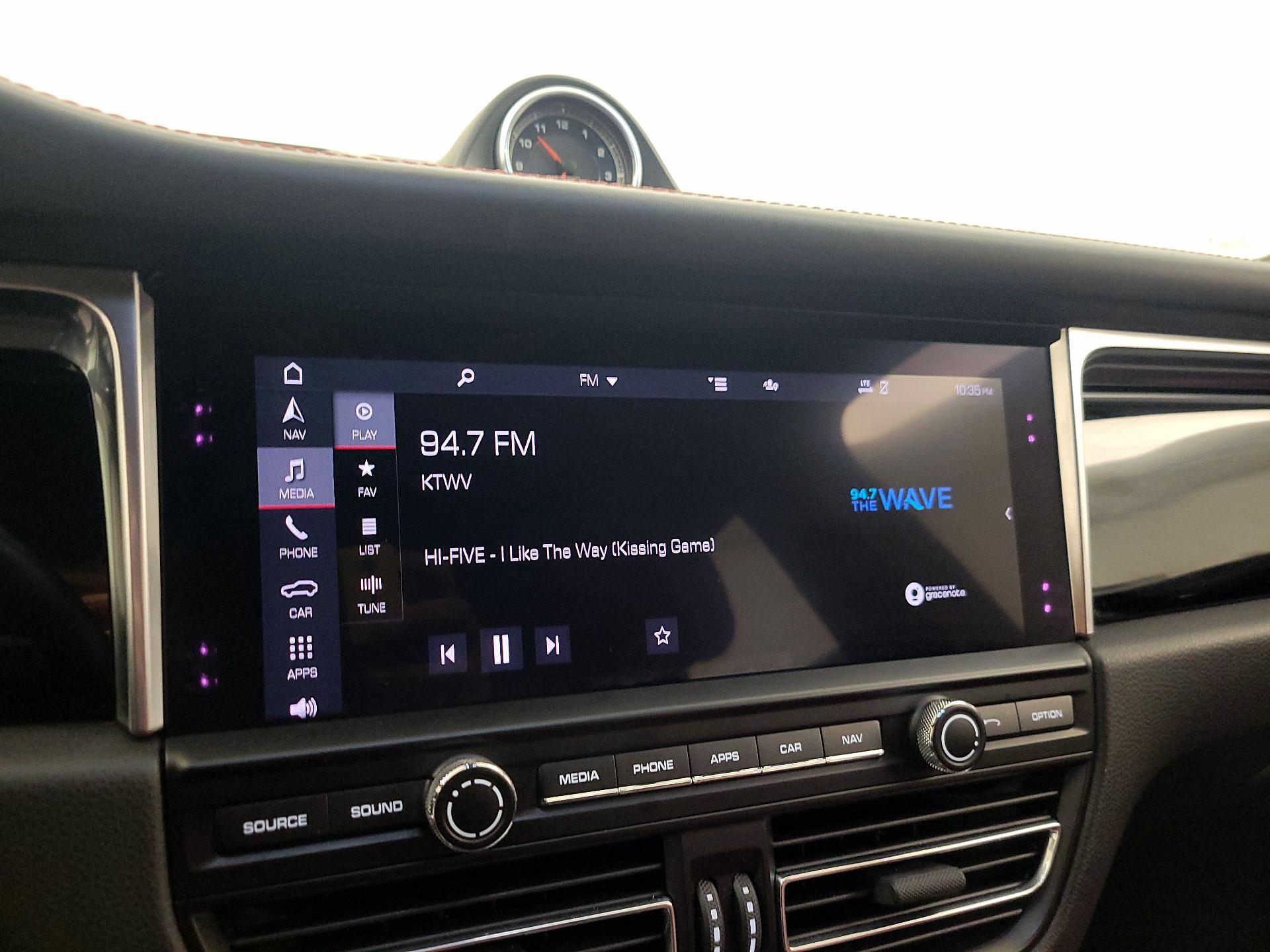 Thumbnail: 2020 Porsche Macan - 15