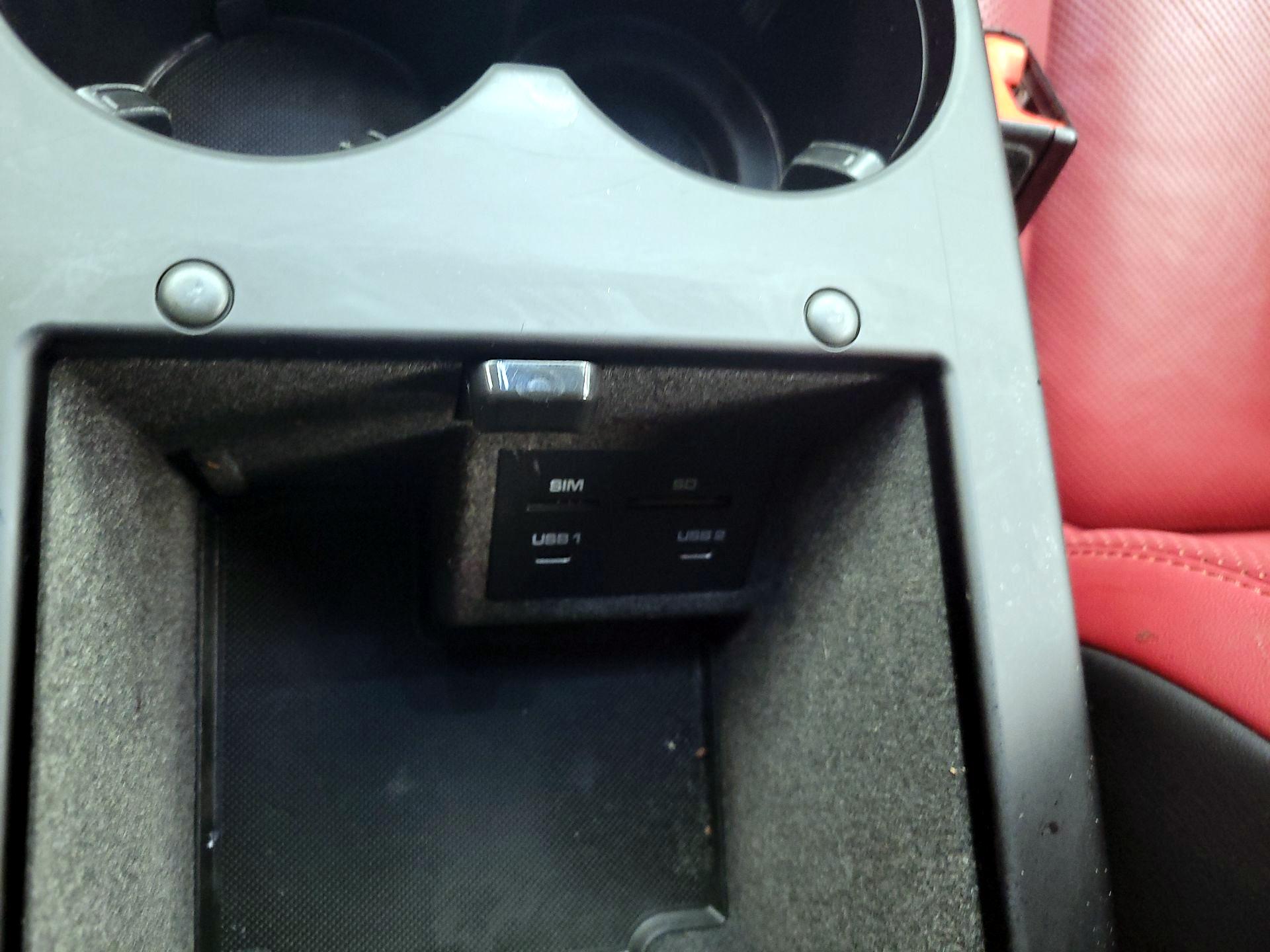 Thumbnail: 2020 Porsche Macan - 18