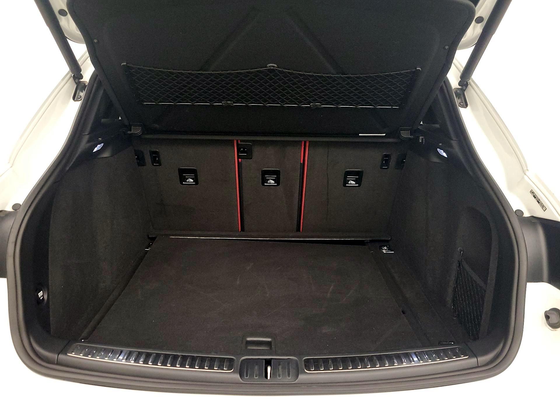 Thumbnail: 2020 Porsche Macan - 20